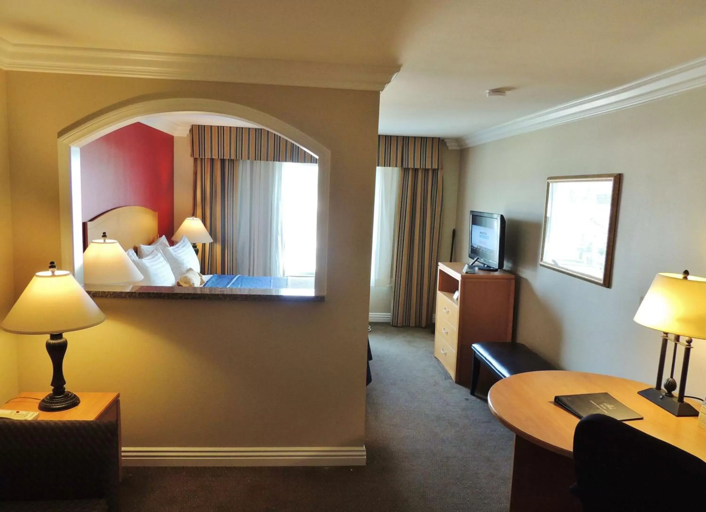 Photo of the whole room in Best Western Plus - Anaheim Orange County Hotel