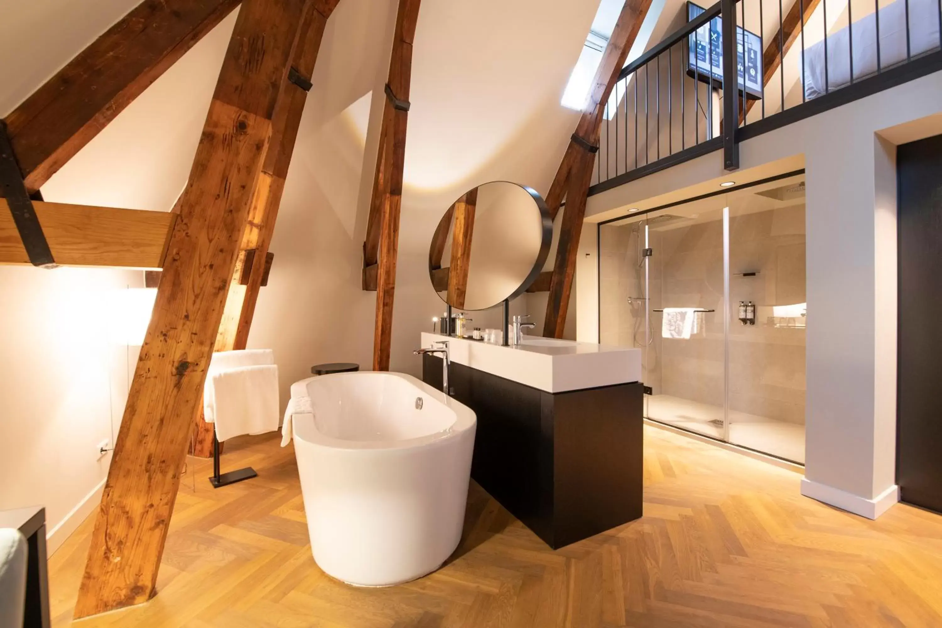 Photo of the whole room, Bathroom in Pestana Amsterdam Riverside