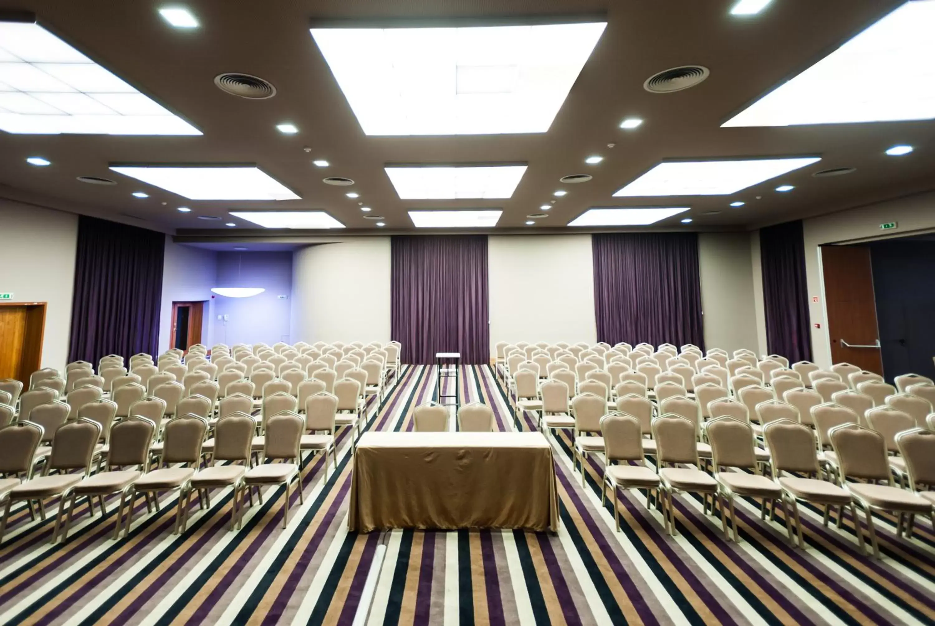 Meeting/conference room in Melia Madeira Mare