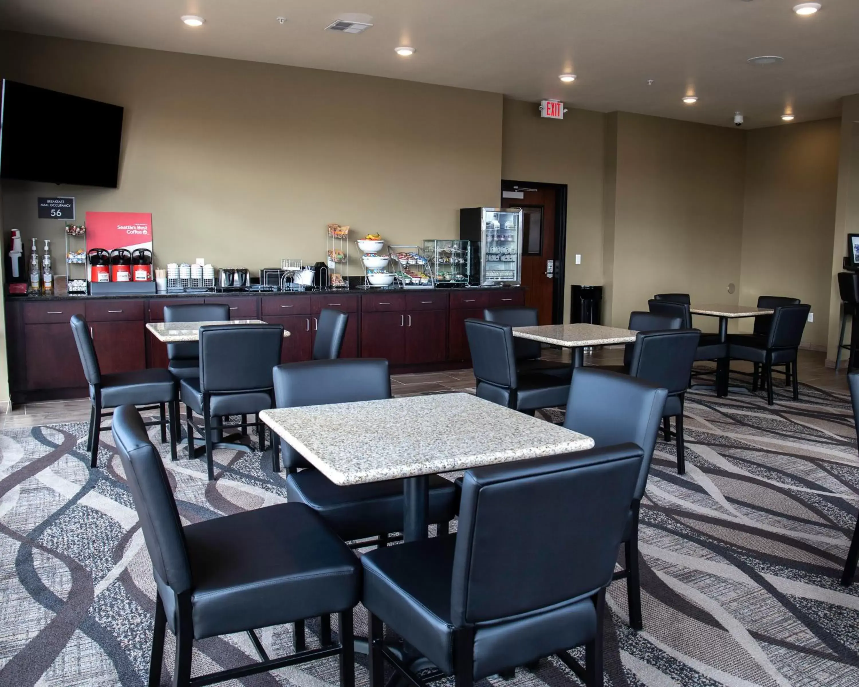 Lounge or bar, Restaurant/Places to Eat in Cobblestone Hotel & Suites - Two Rivers
