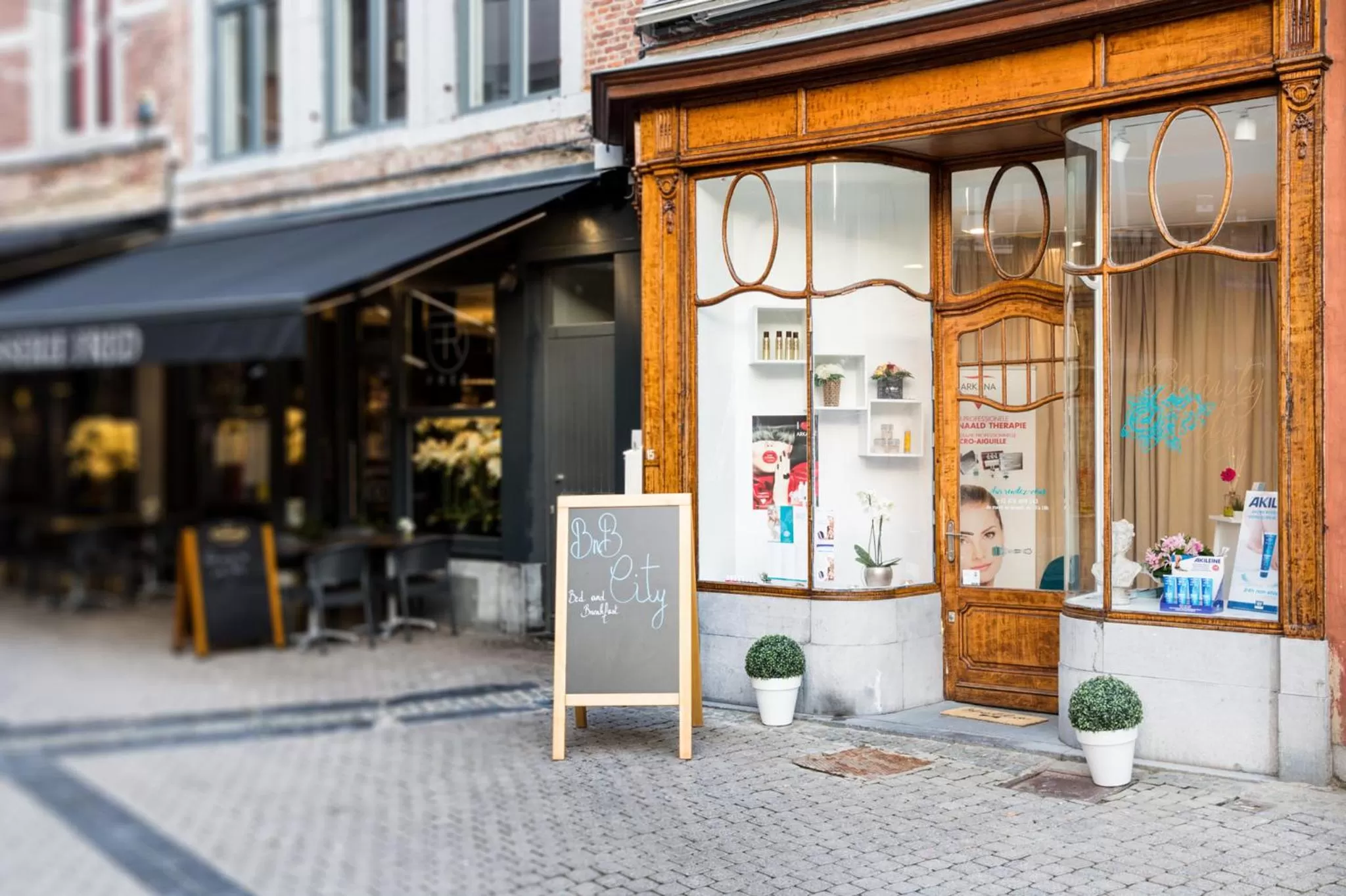 Facade/entrance in BnB City