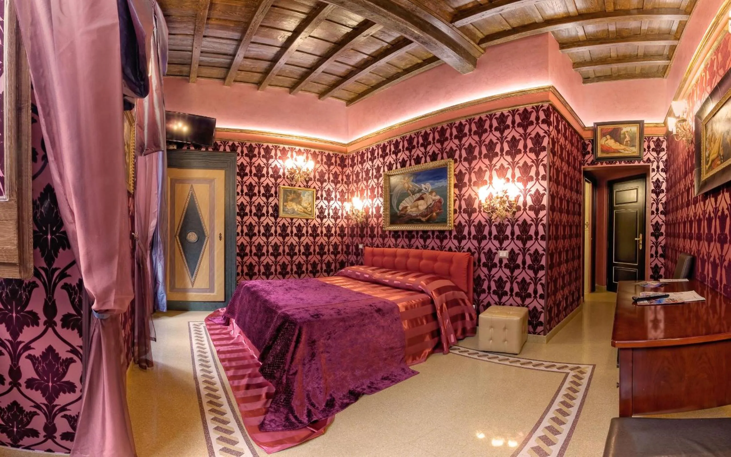 Photo of the whole room, Bed in Antica Dimora De Michaelis