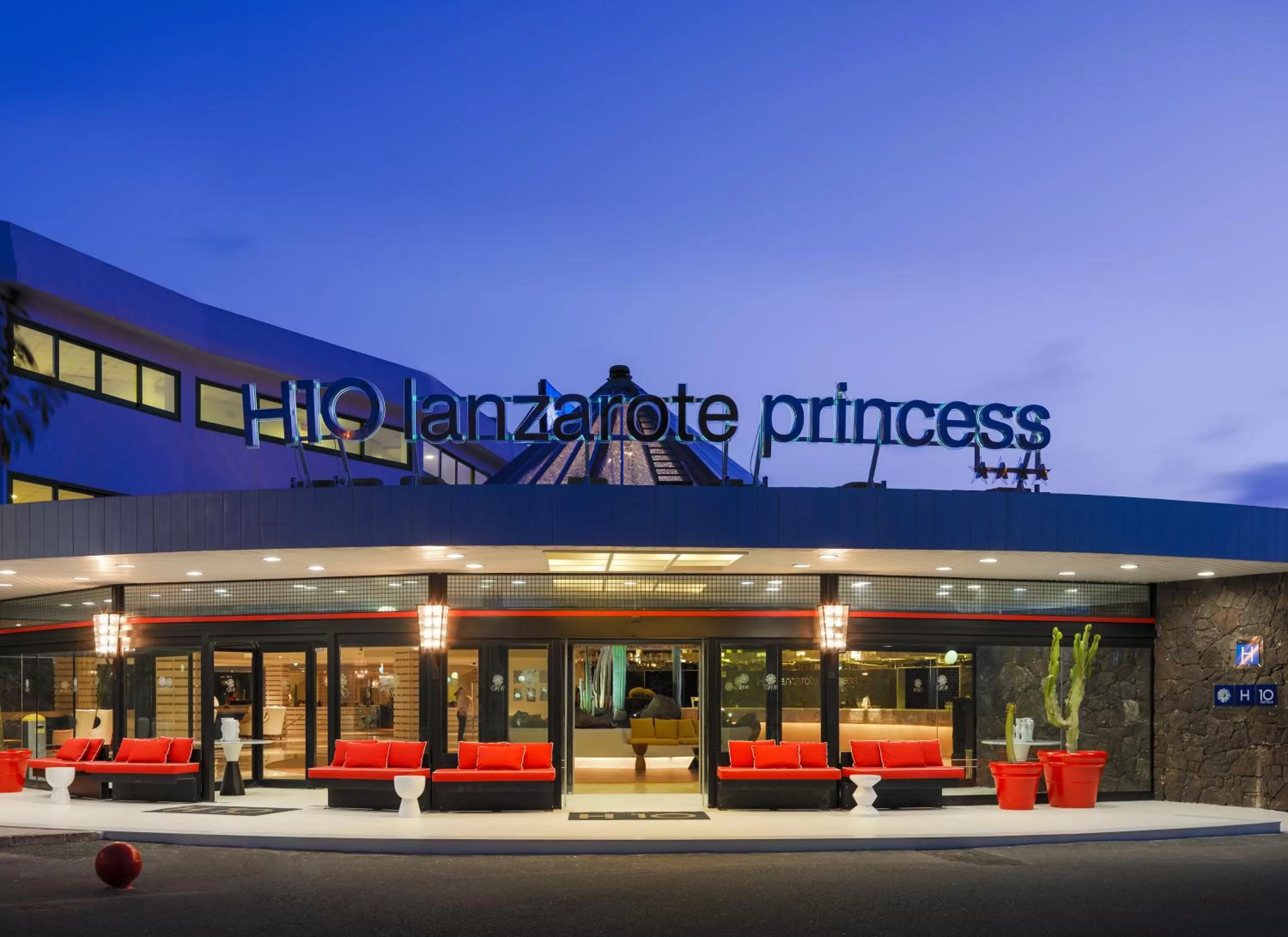 Facade/entrance in H10 Lanzarote Princess