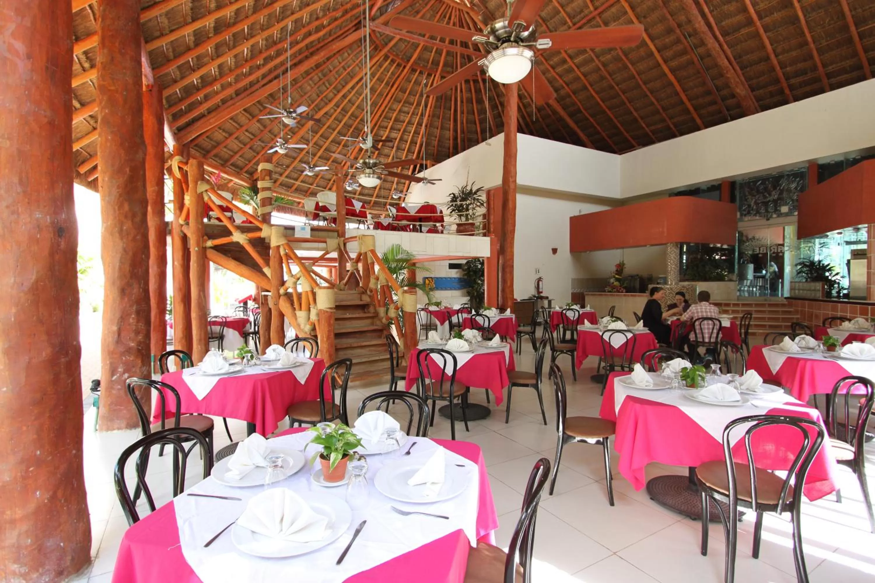 Restaurant/places to eat in Hotel Plaza Caribe