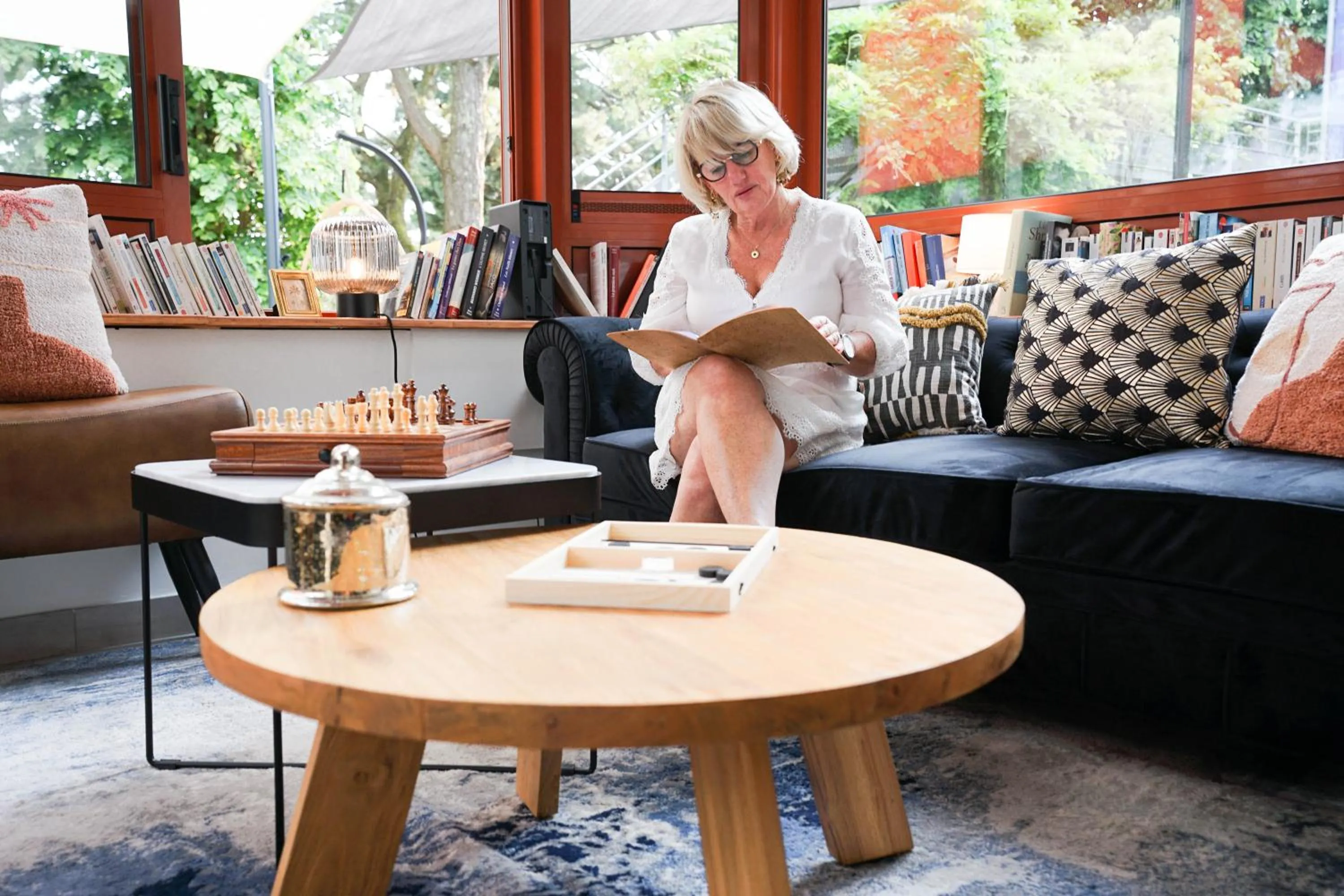 Lounge or bar in Quintessia