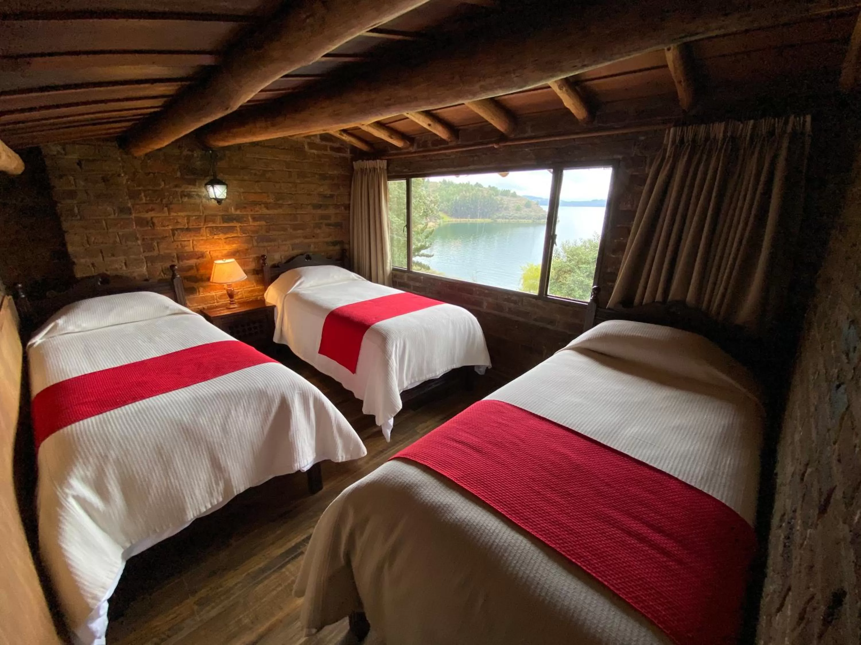 Bedroom, Bed in Hotel Refugio Pozo Azul