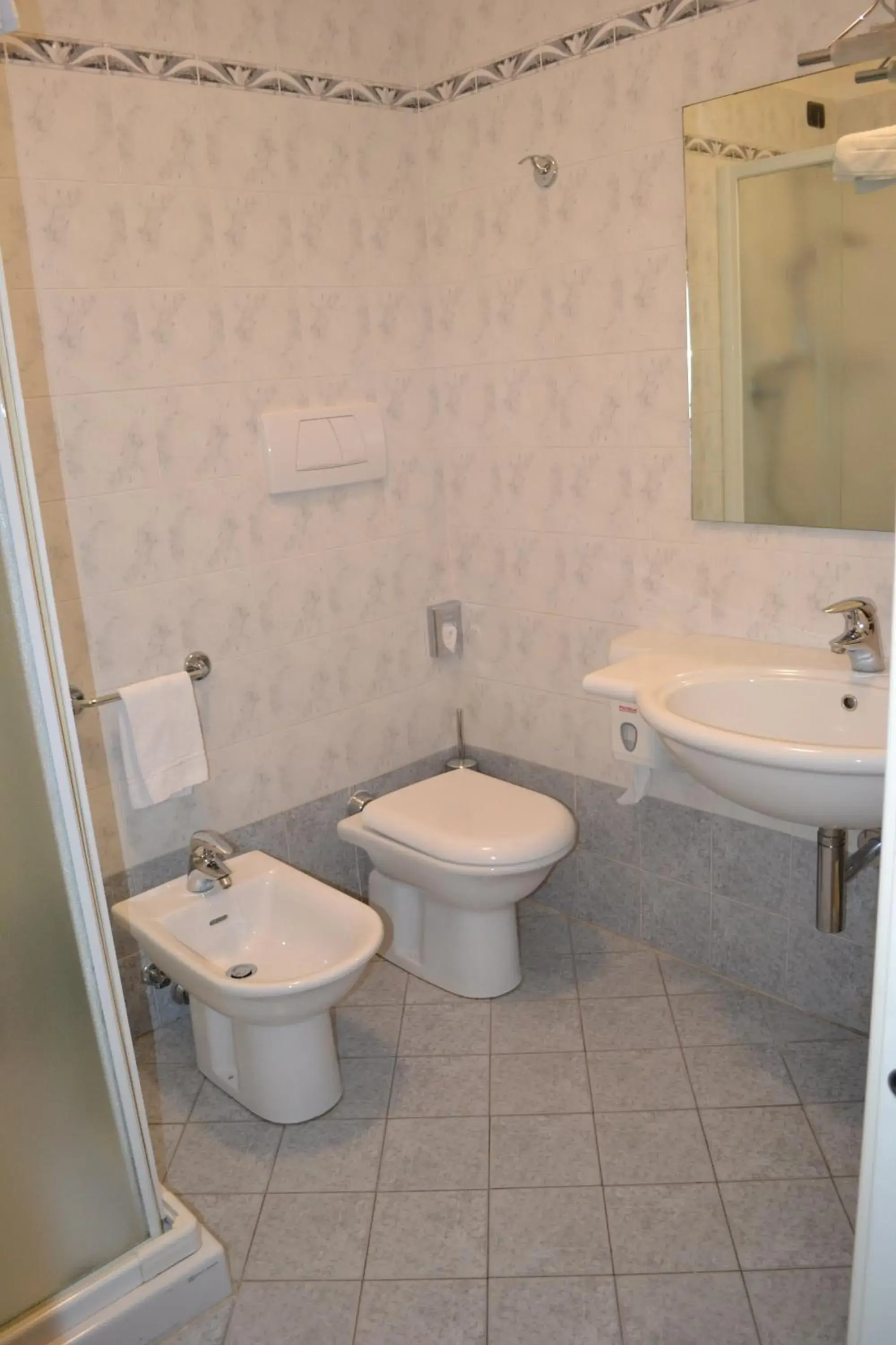 Bathroom in Tricolore Hotel