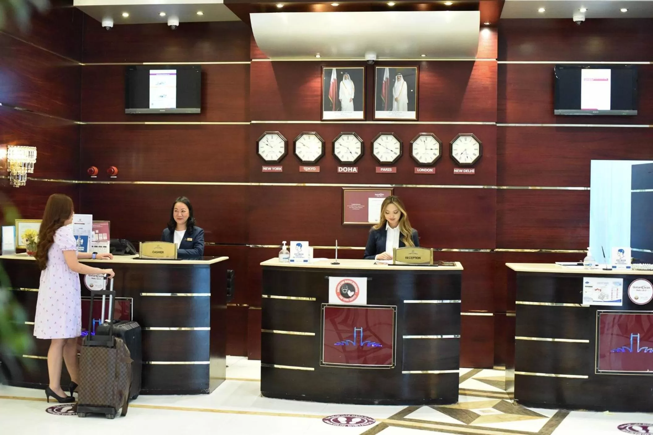 Lobby or reception in Horizon Manor Hotel