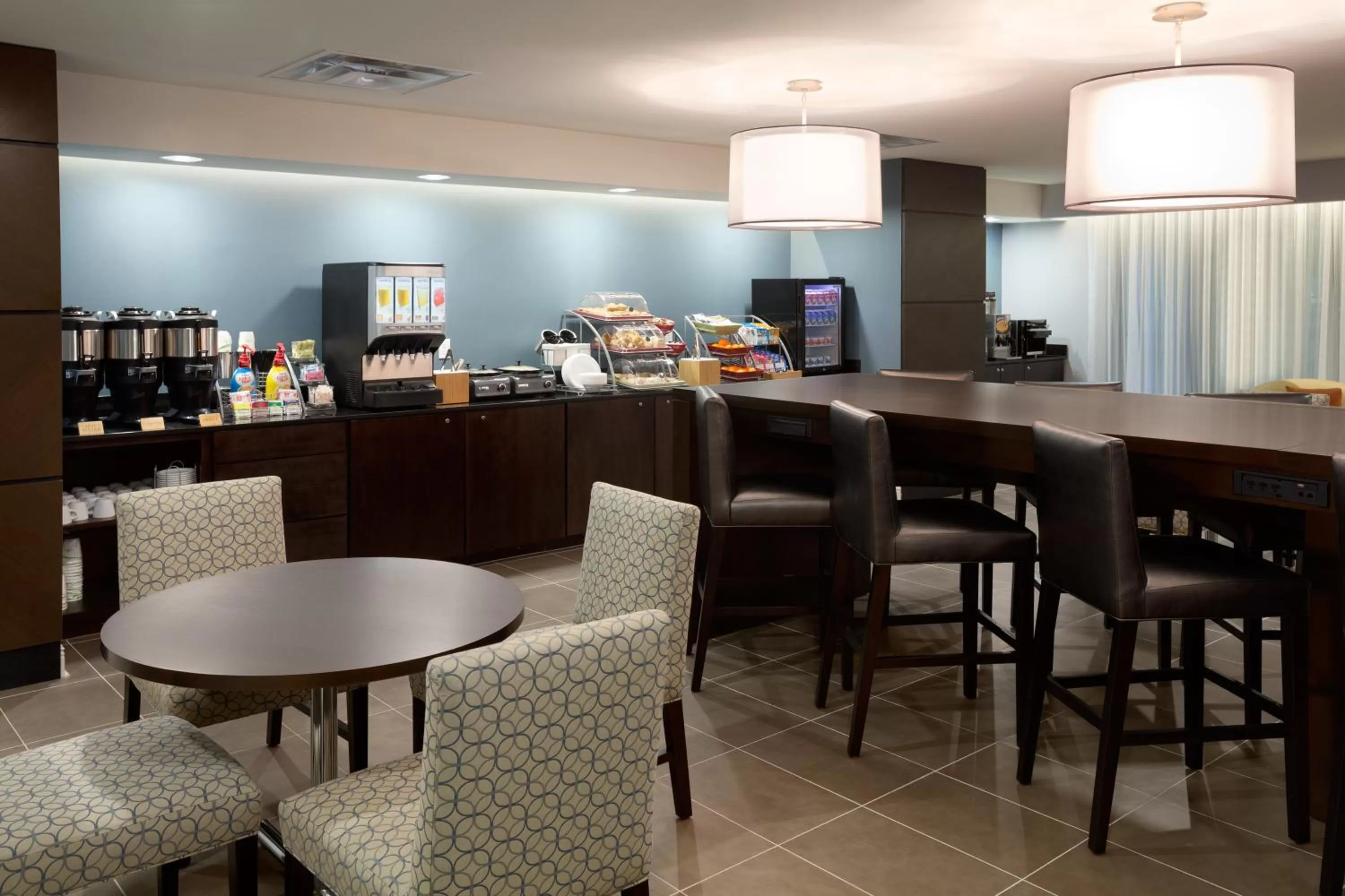 Lounge or bar in Wingate Slidell New Orleans