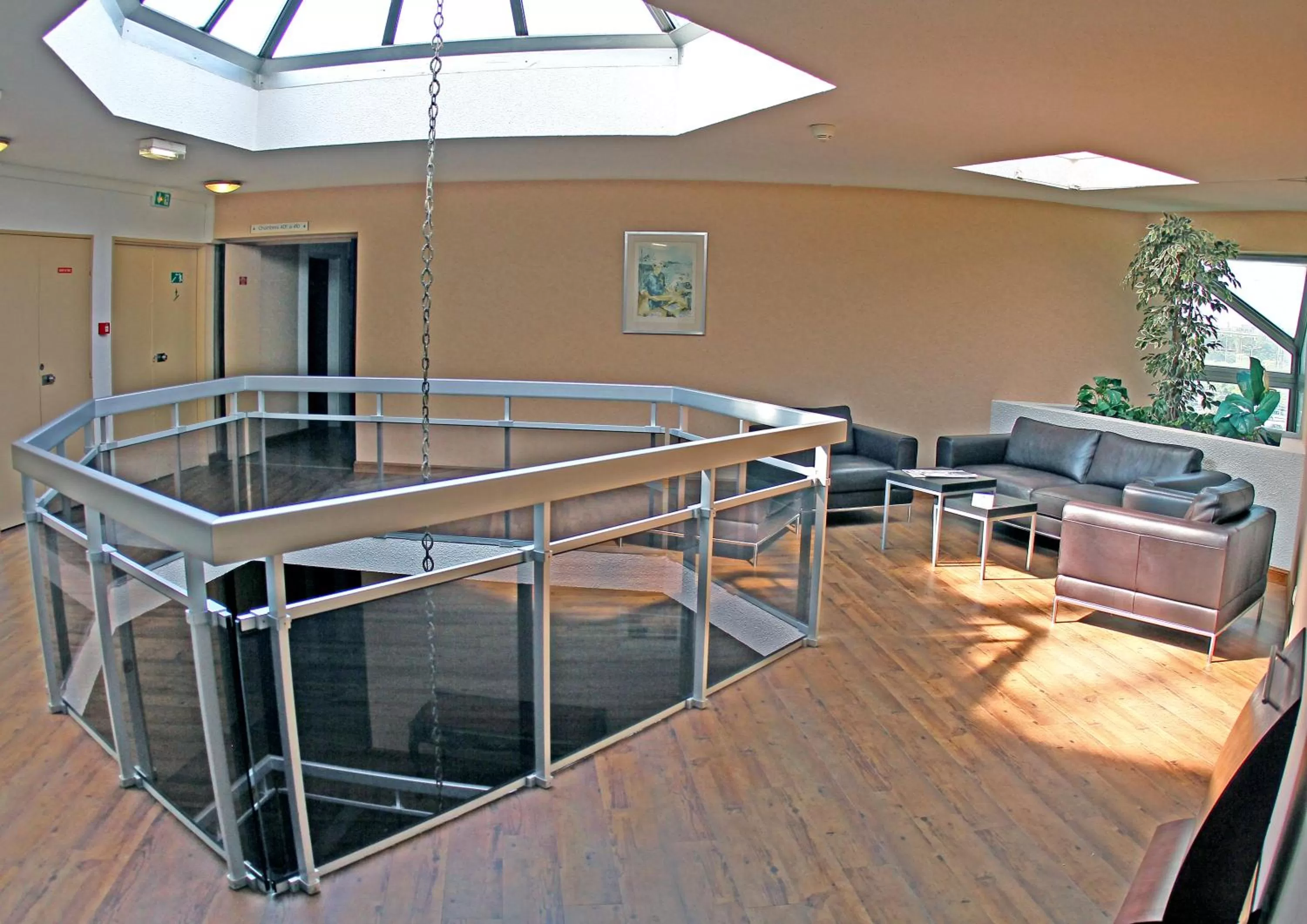 Lounge or bar in Best Western Marseille Aeroport