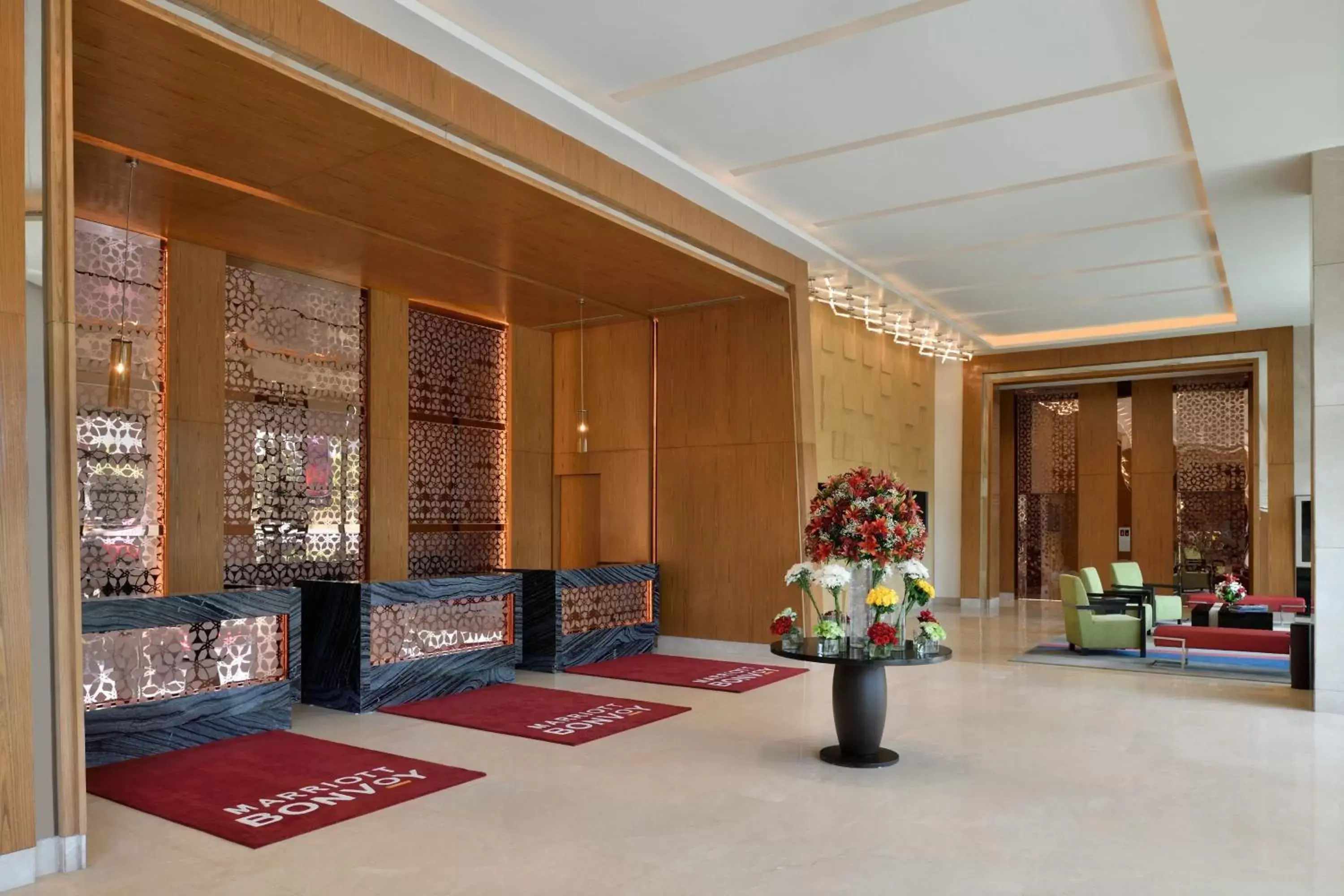 Lobby or reception in Courtyard by Marriott Navi Mumbai