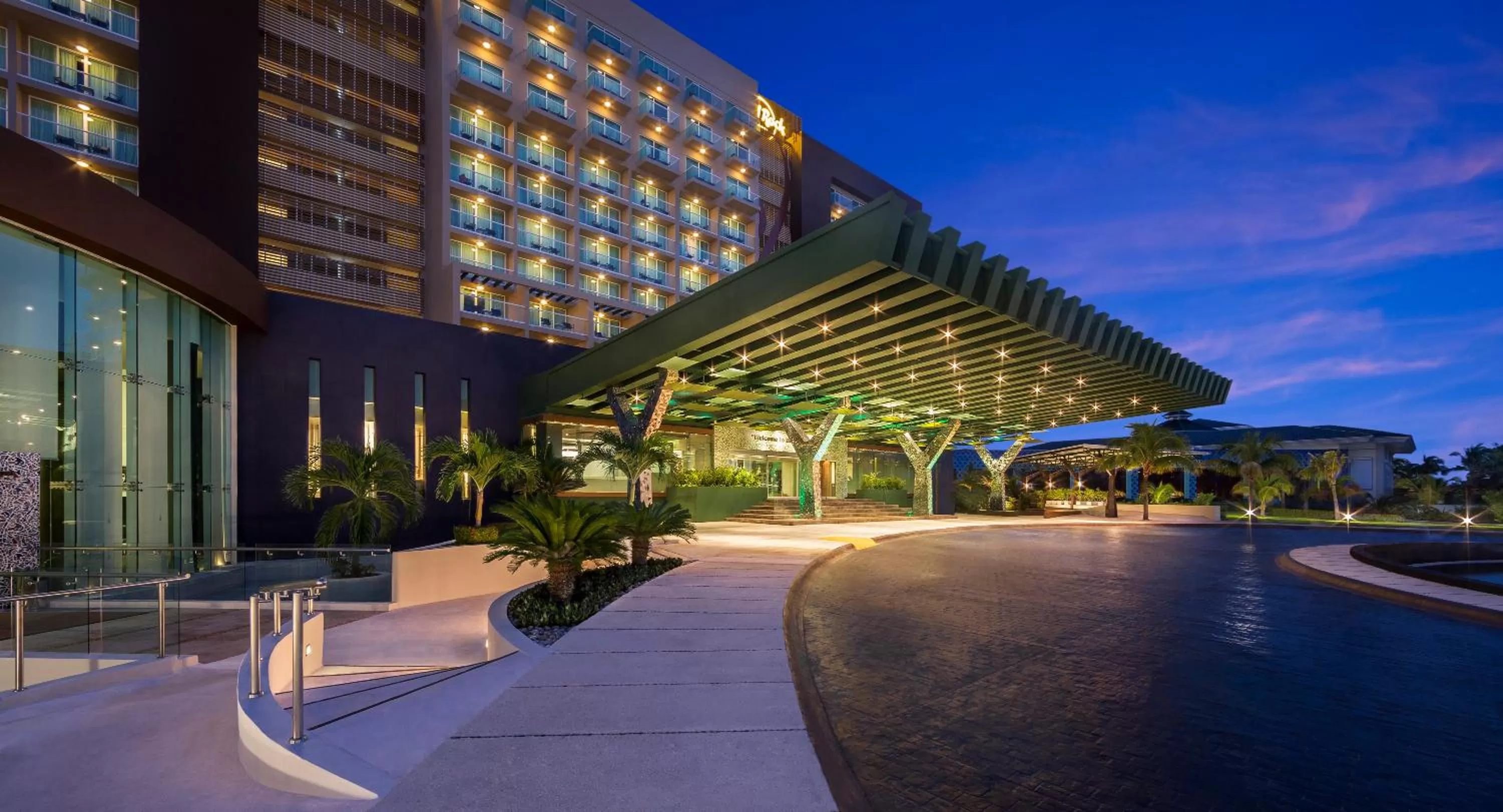 Facade/entrance in Hard Rock Hotel Cancun - All Inclusive