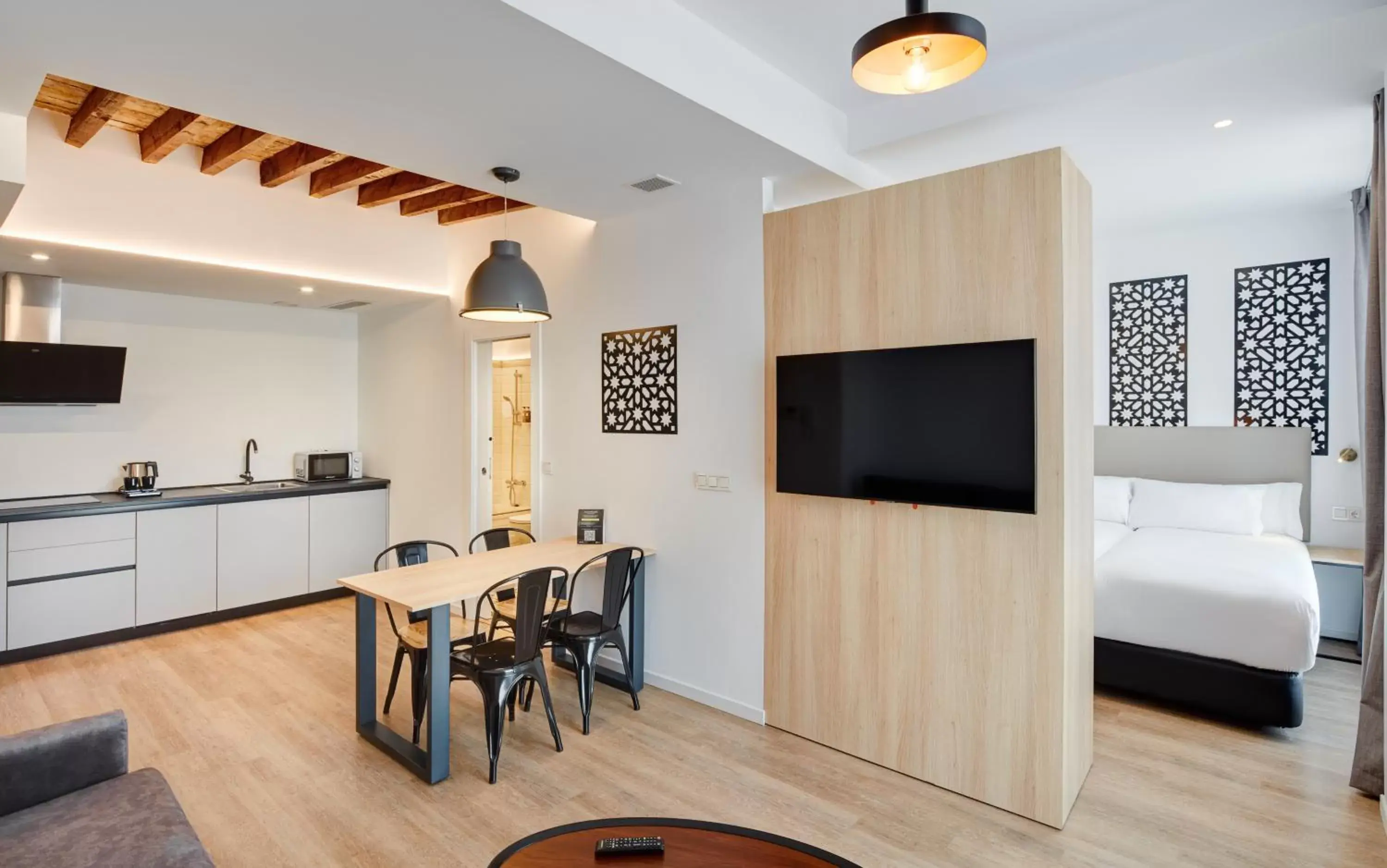 Seating area, TV/Entertainment Center in Sercotel Granada Suites