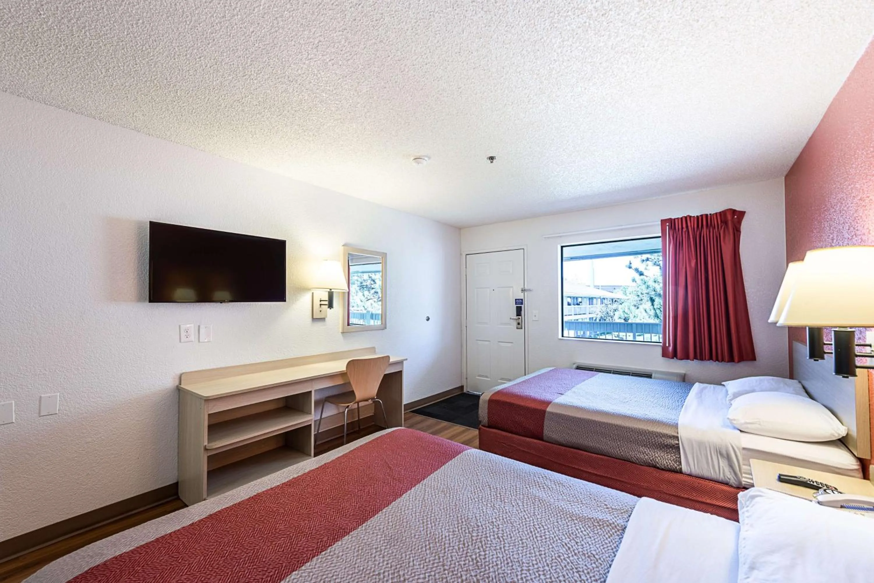 TV and multimedia, Bed in Motel 6-Sparks, NV - Airport - Sparks