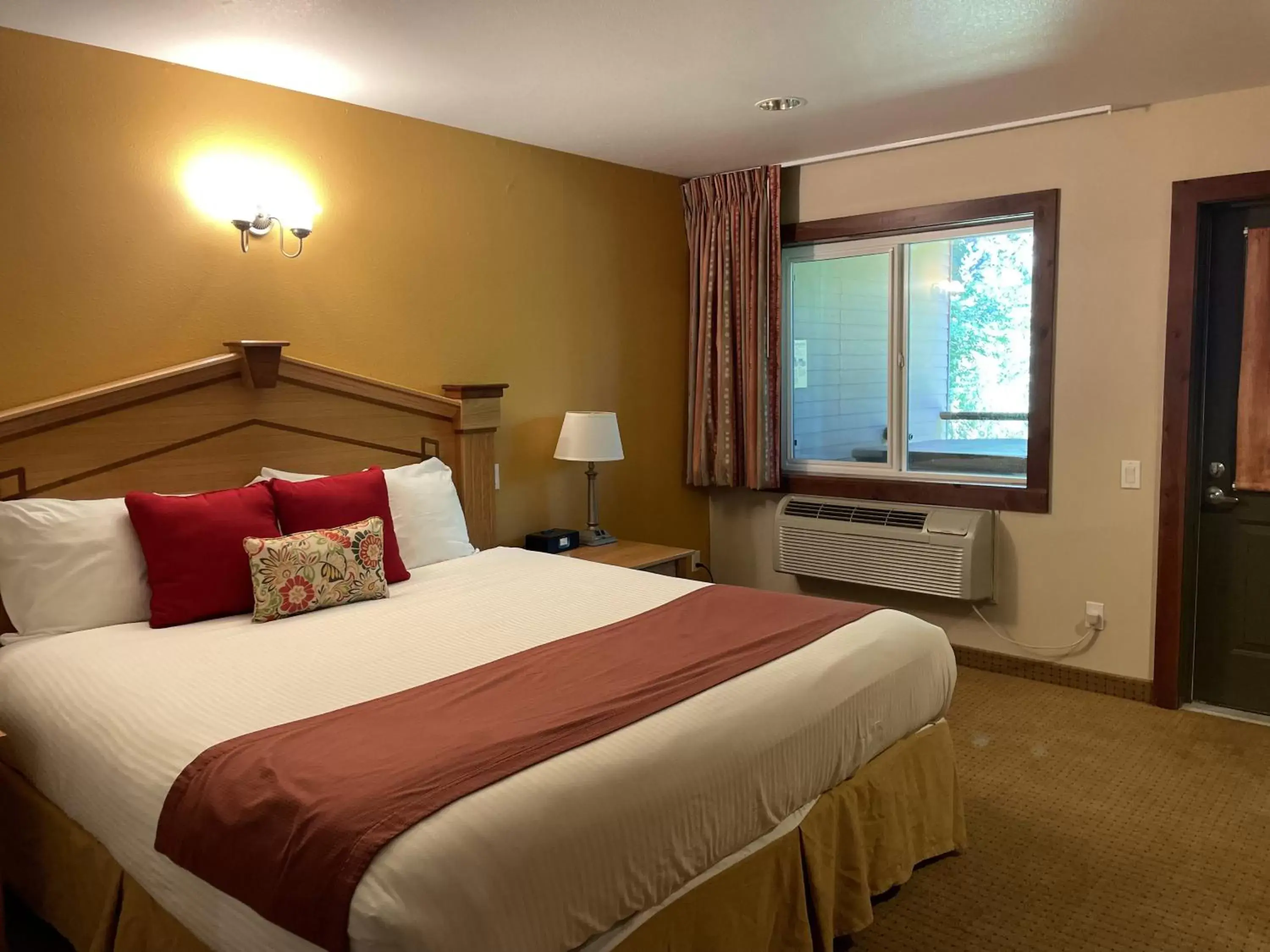 Bed in Carson Hot Springs Resort & Spa
