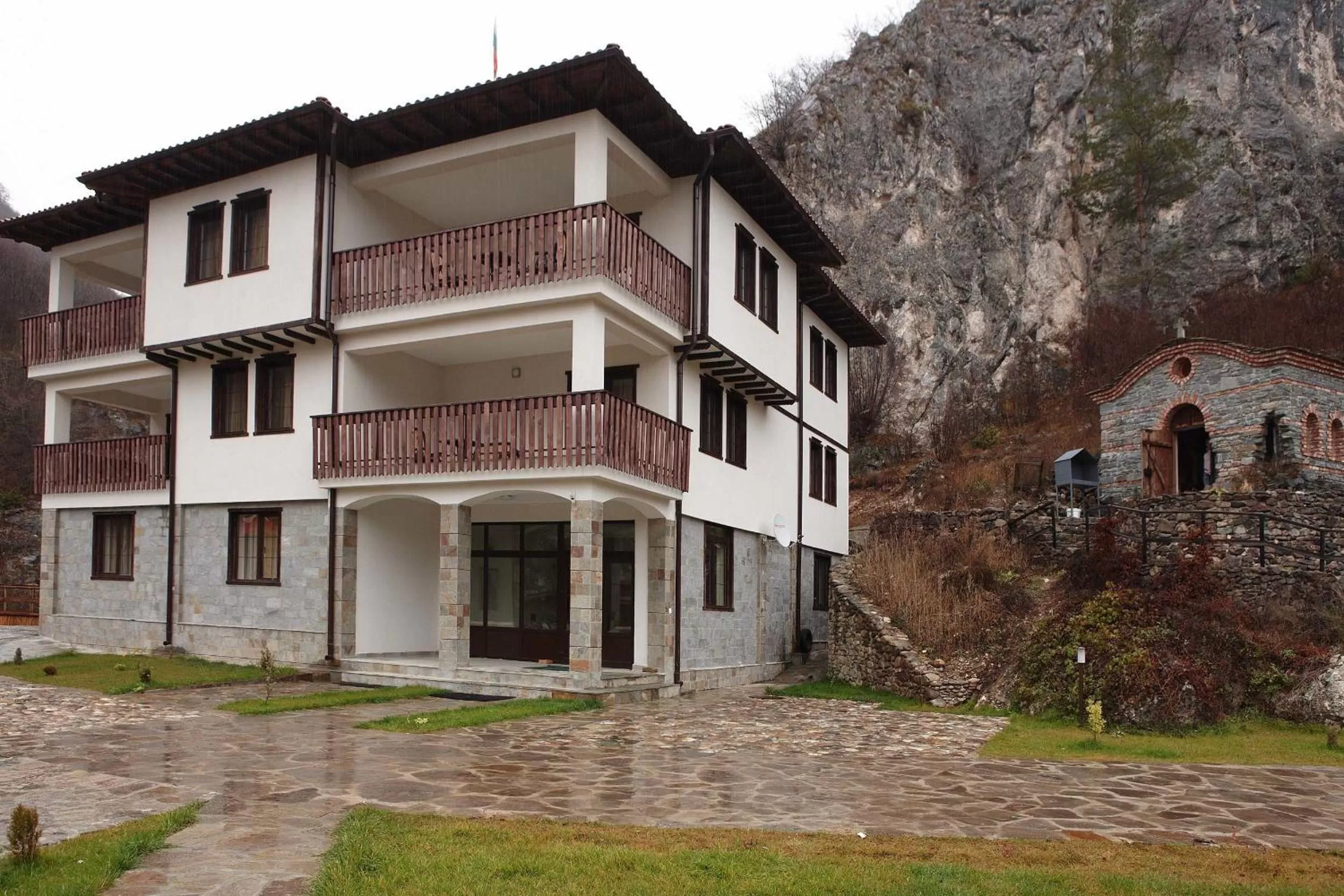 Property Building in Eco Complex Smilyan