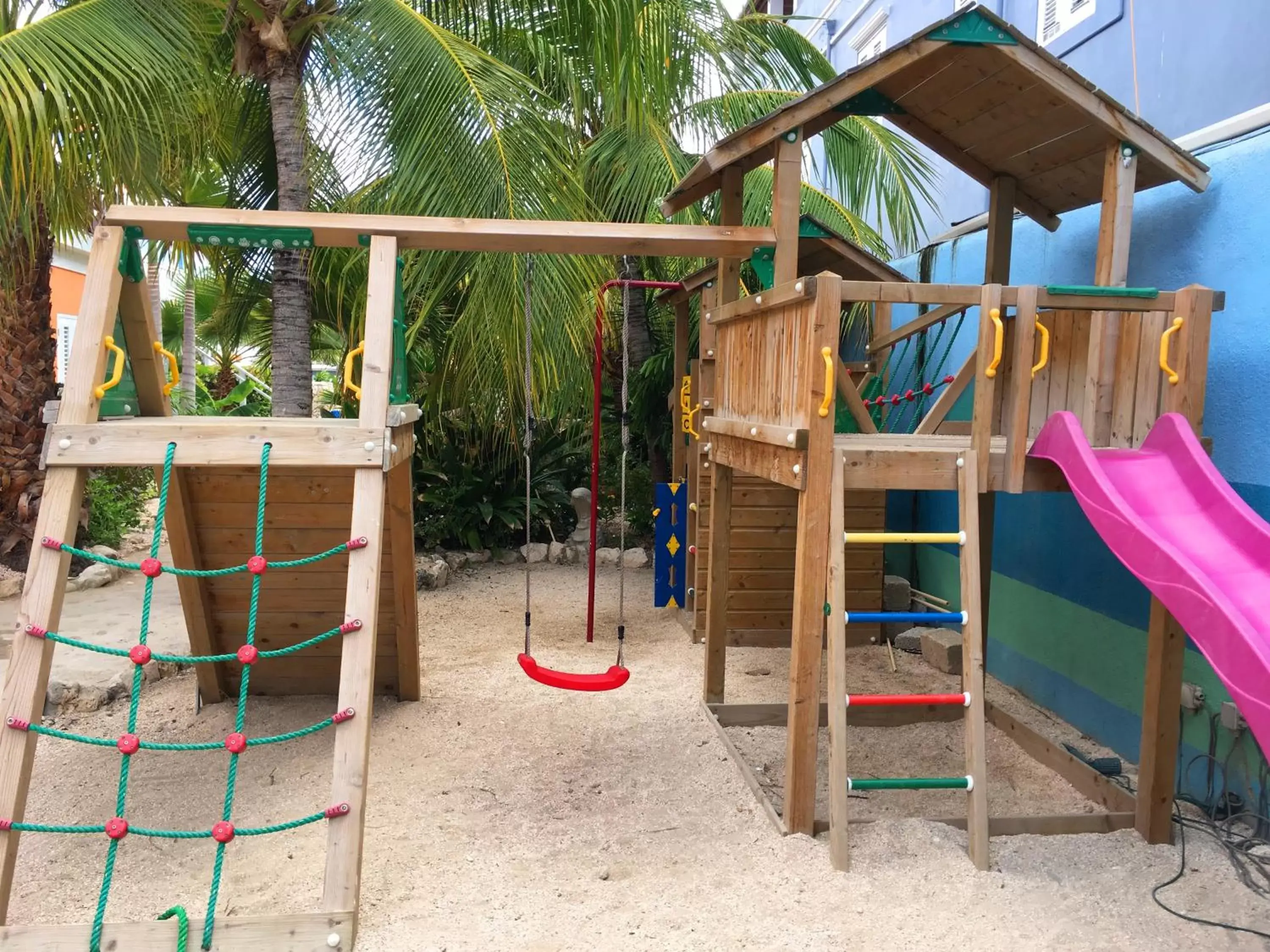 Children play ground, Children's Play Area in Scuba Lodge & Suites