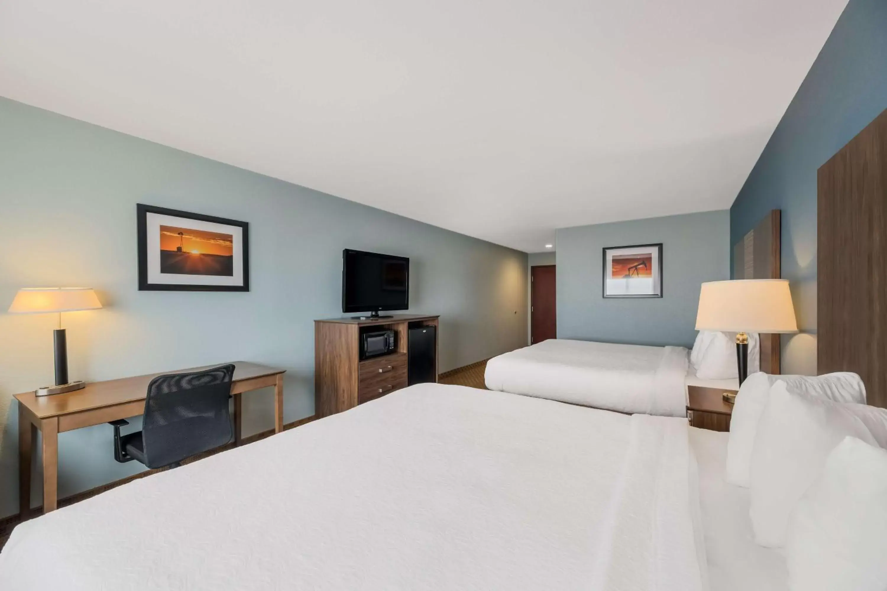 King Room with Two King Beds - Mobility Accessible/Non-Smoking in Best Western South Plains Inn & Suites King Room with Two King Beds - Mobility Accessible/Non-Smoking in Best Western South Plains Inn & Suites