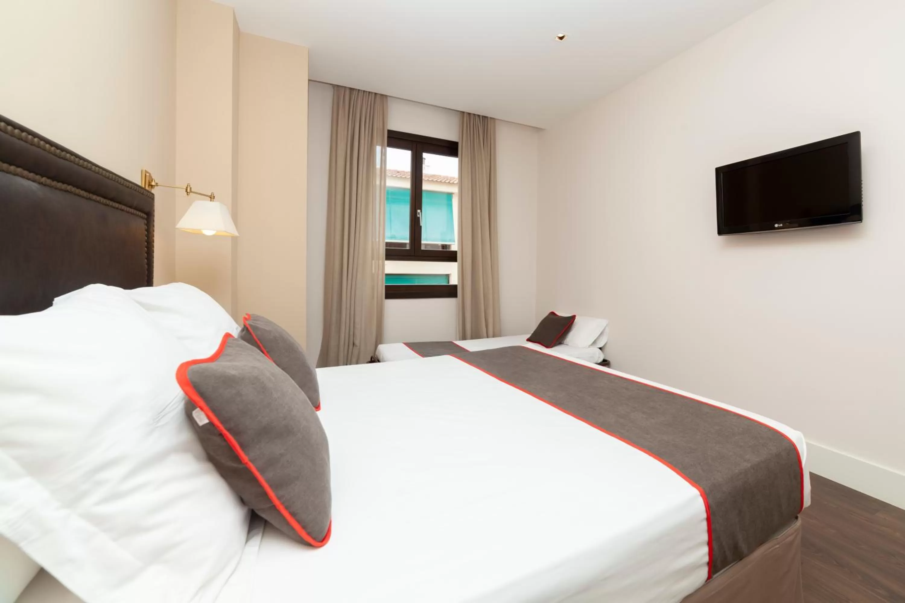 Photo of the whole room, Bed in Hotel Altora