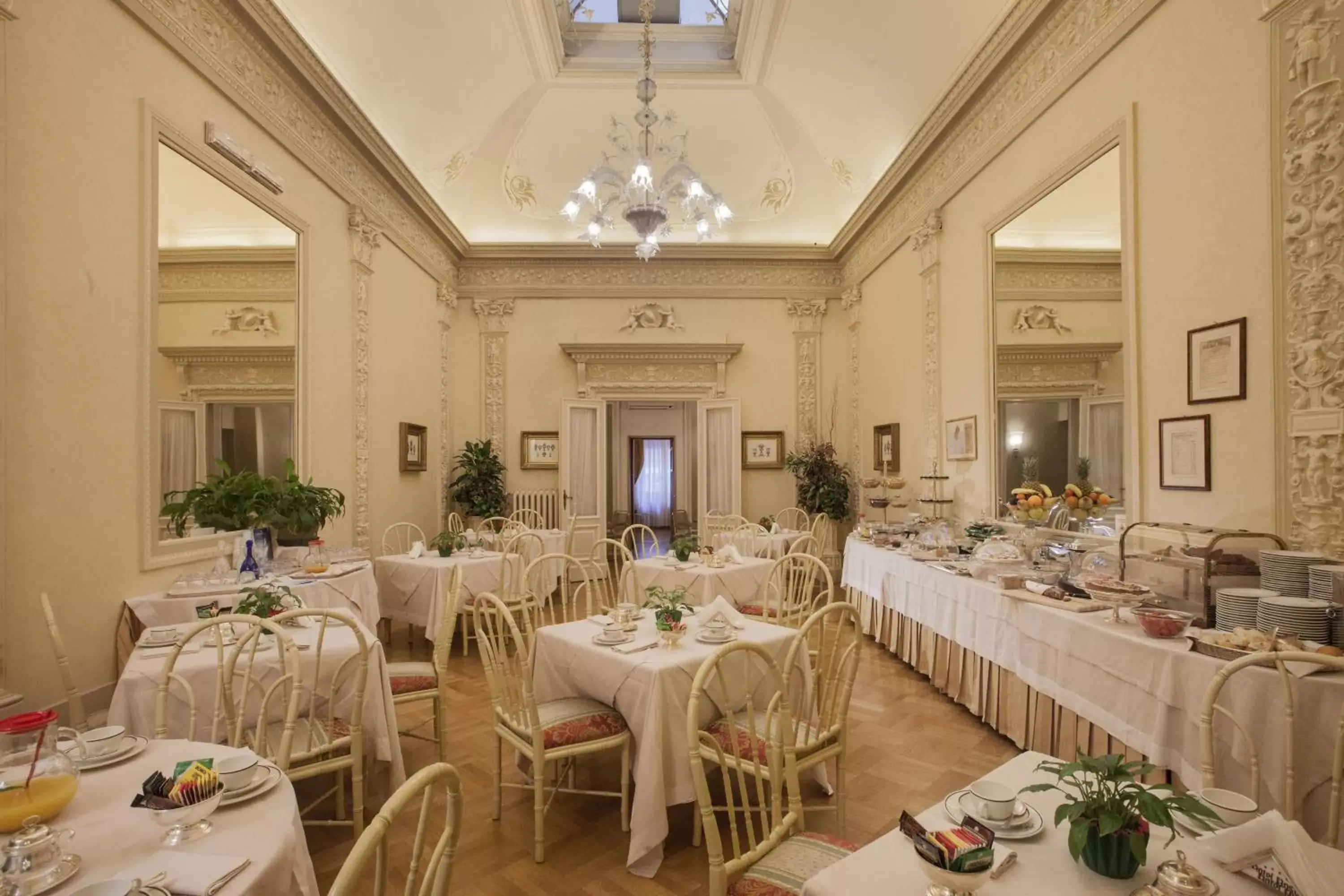 Restaurant/Places to Eat in Albergo Reggio