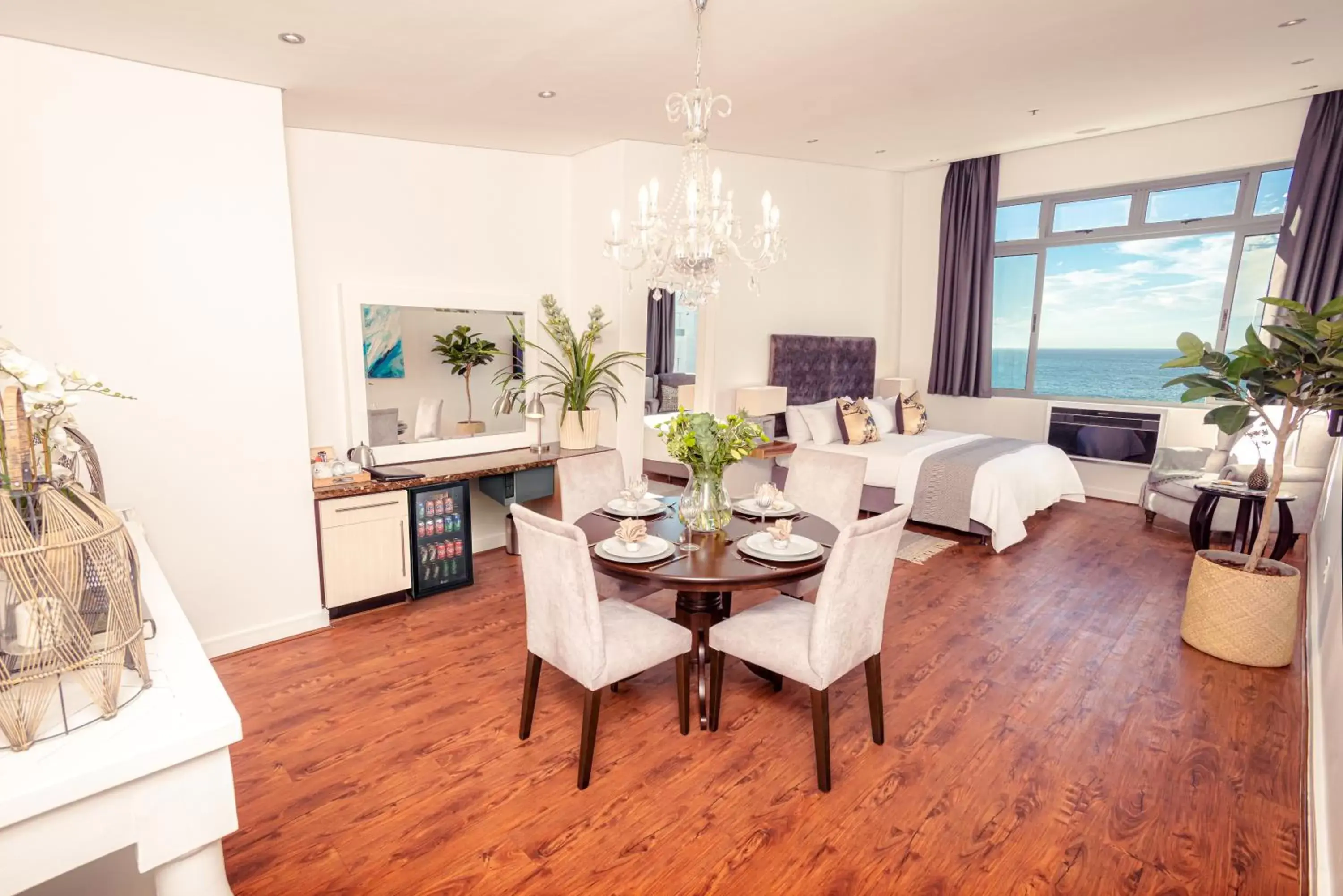 Seating area, Dining Area in Newkings Boutique Hotel