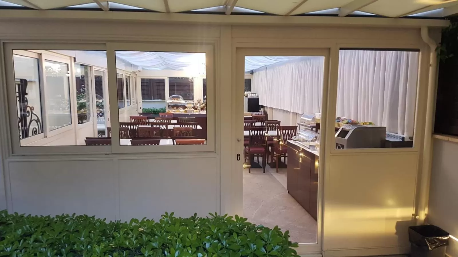 Restaurant/places to eat in Hotel Best Roma