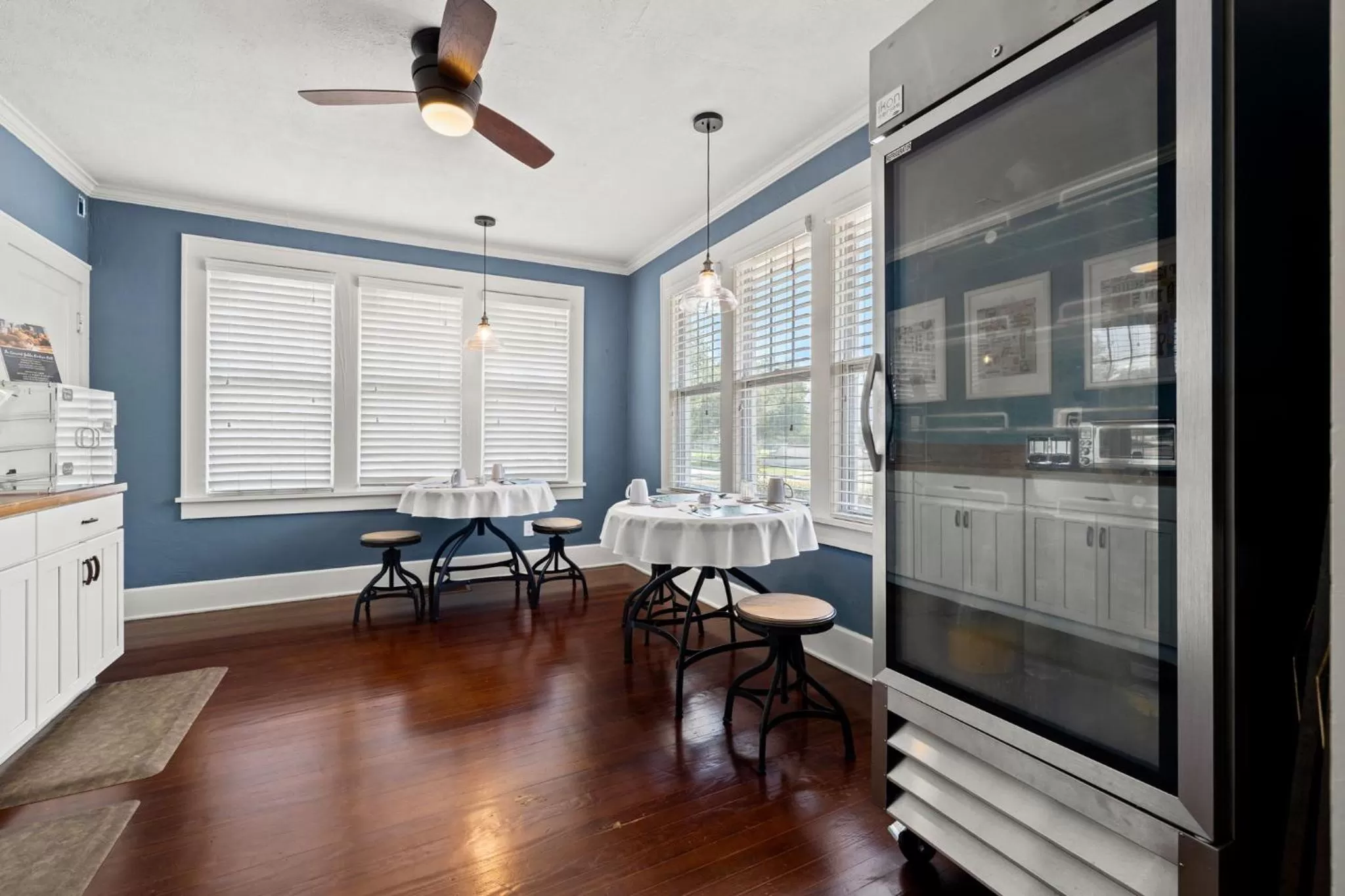 Dining Area in The Kenwood Gables