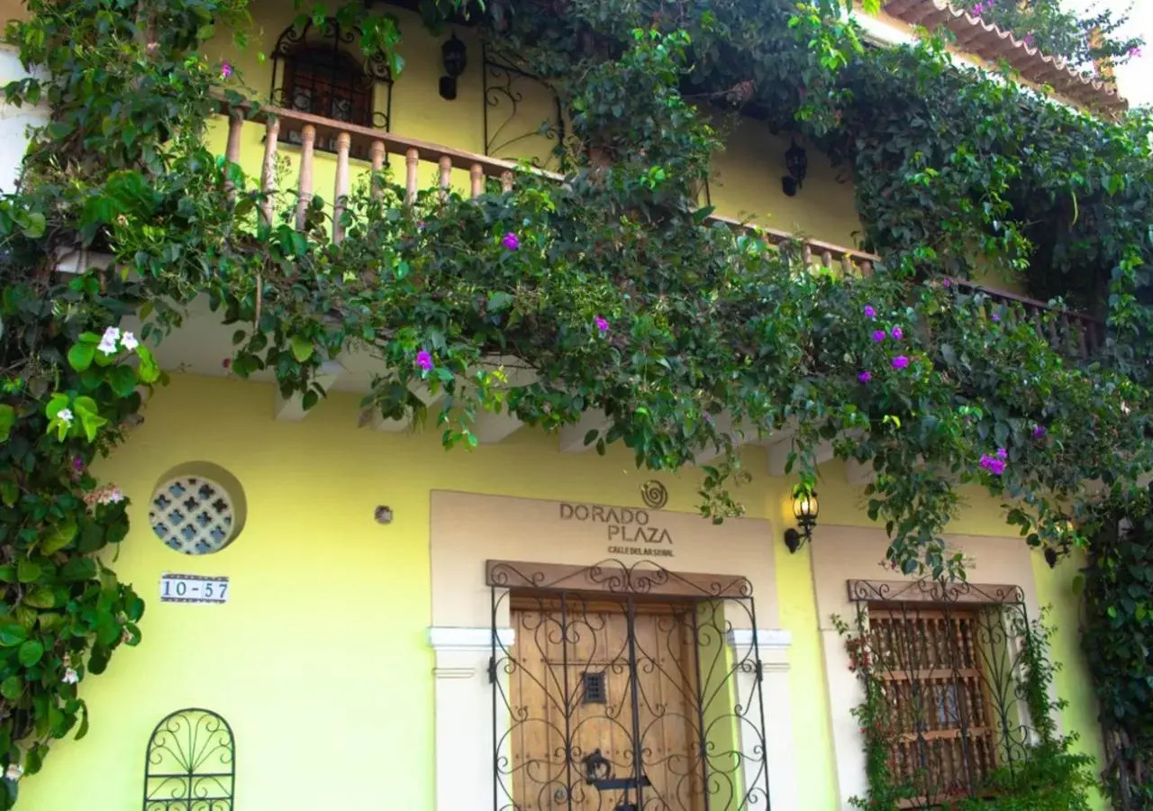 Property Building in Hotel Dorado Plaza Calle del Arsenal