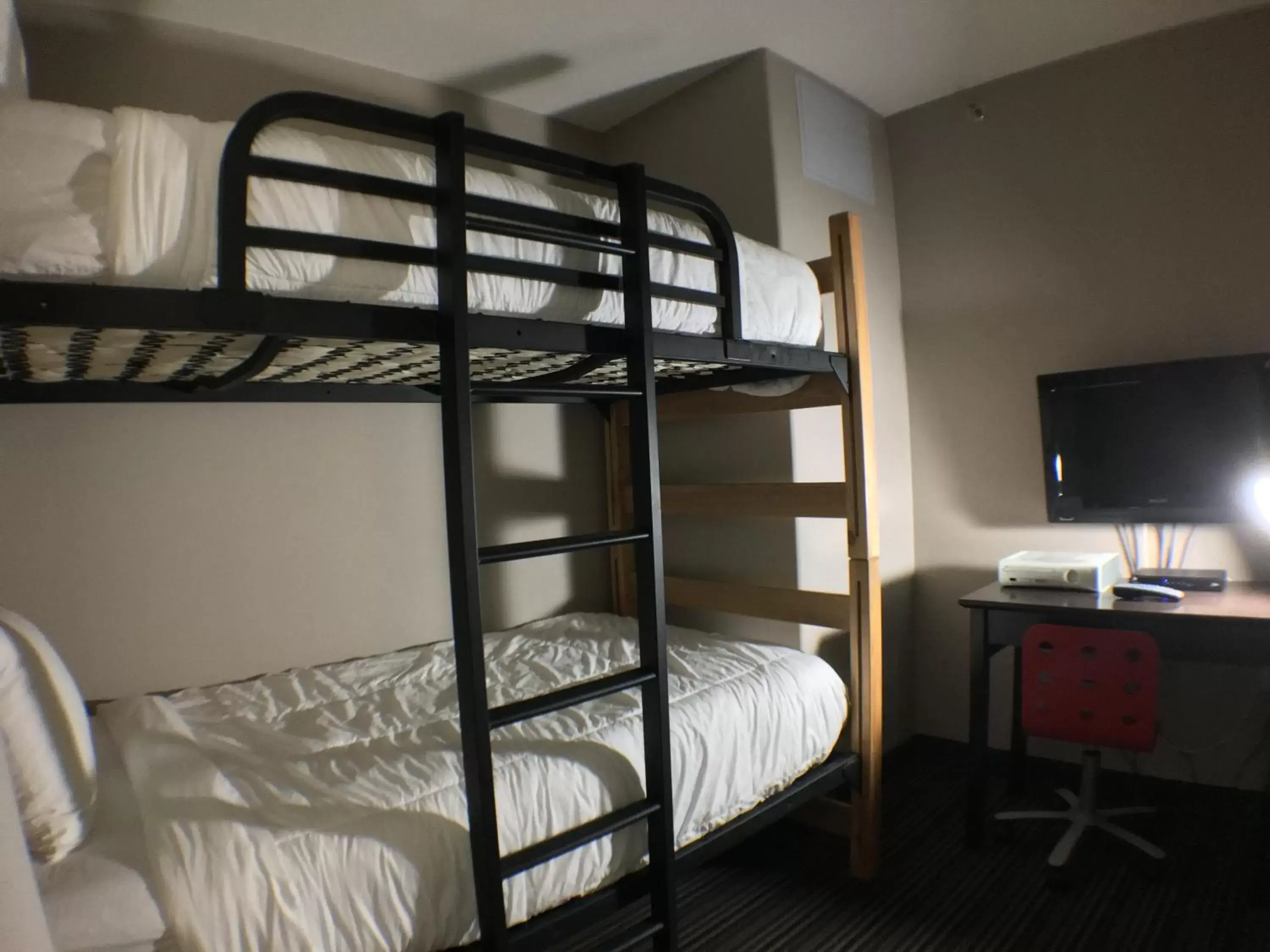 Photo of the whole room, Bunk Bed in Super 8 by Wyndham Kapuskasing
