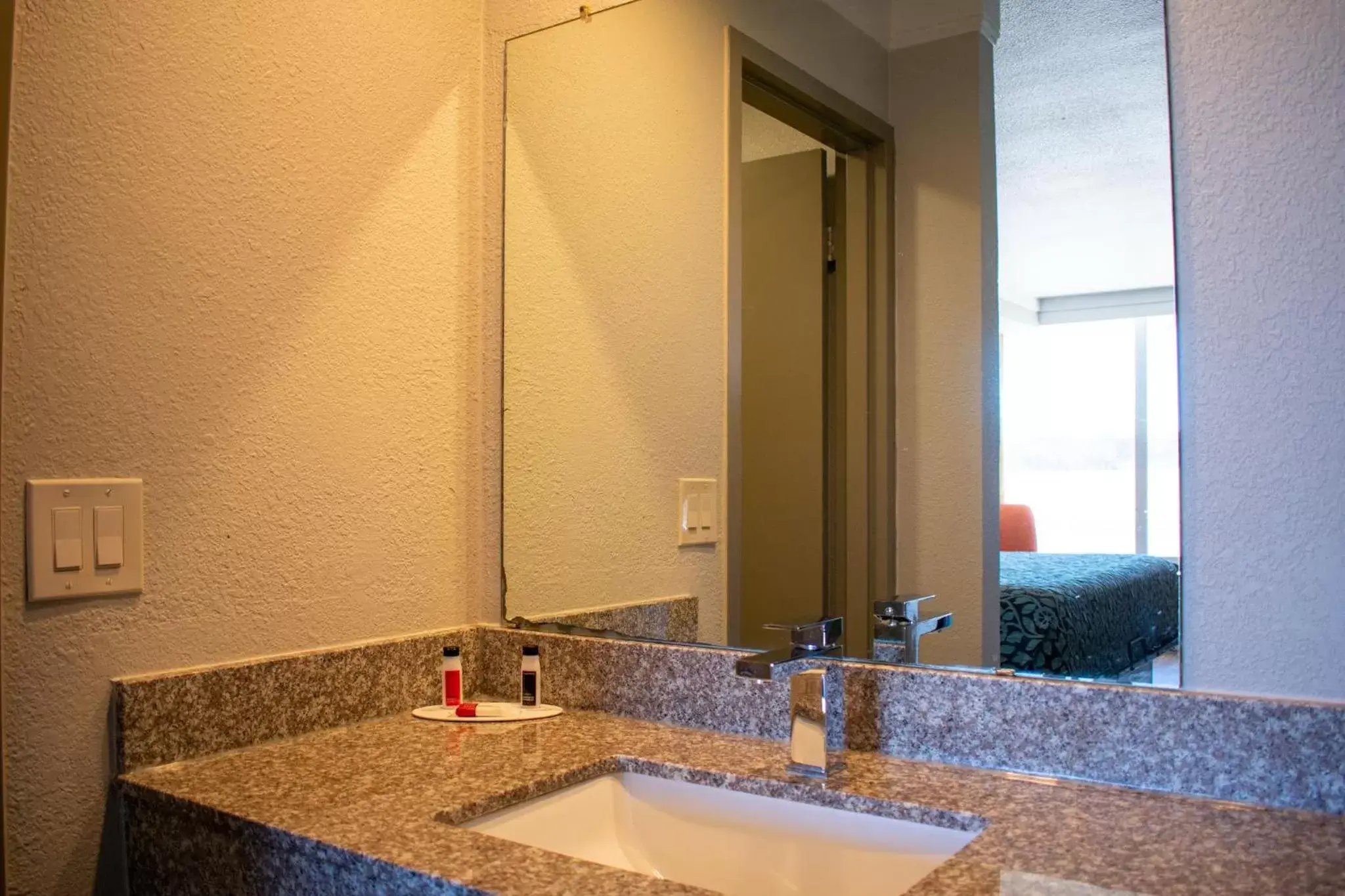 Bathroom in Days Inn by Wyndham Hillsboro TX