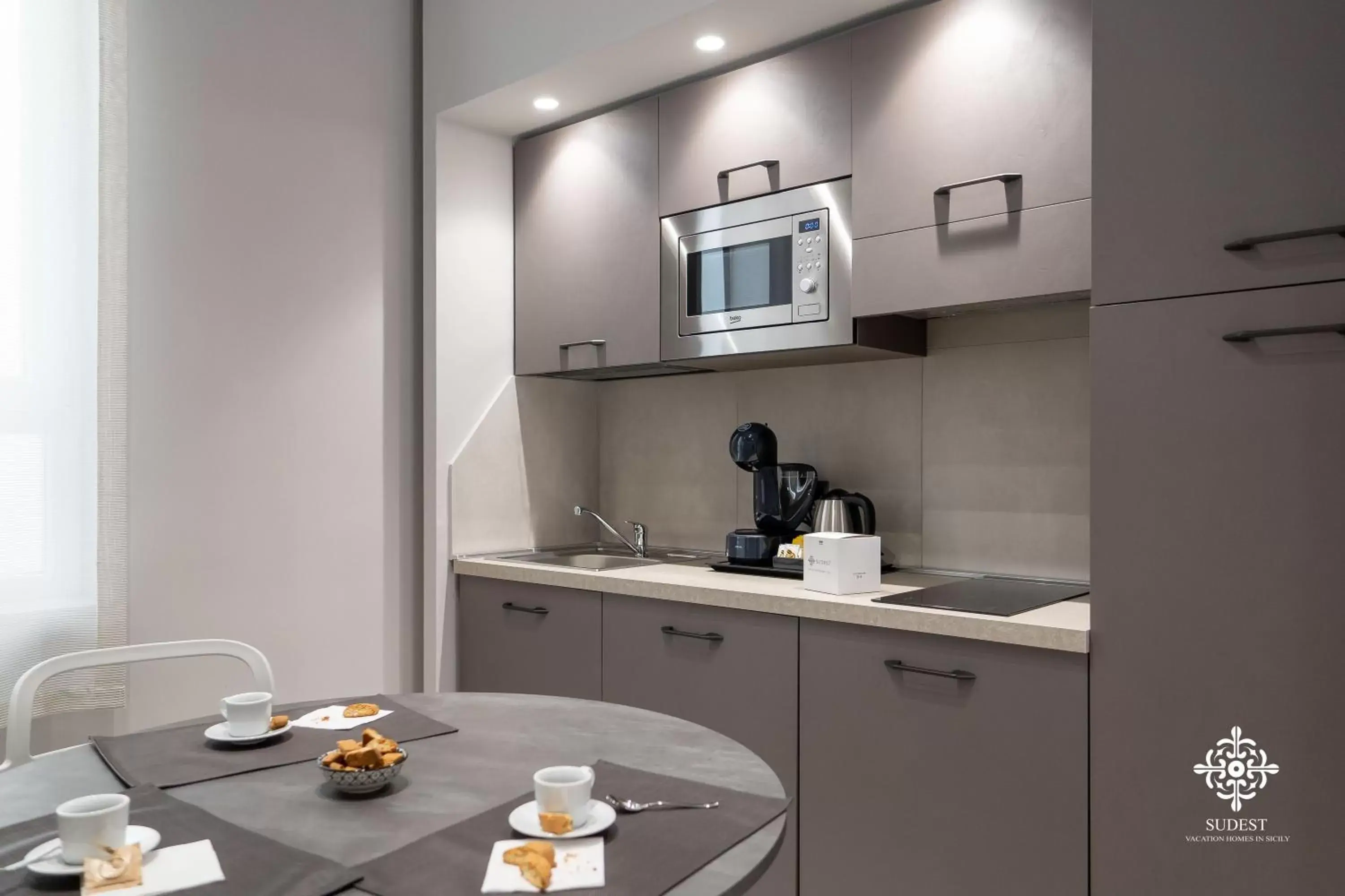 Coffee/tea facilities, Kitchen/Kitchenette in Matteotti Luxury Residence