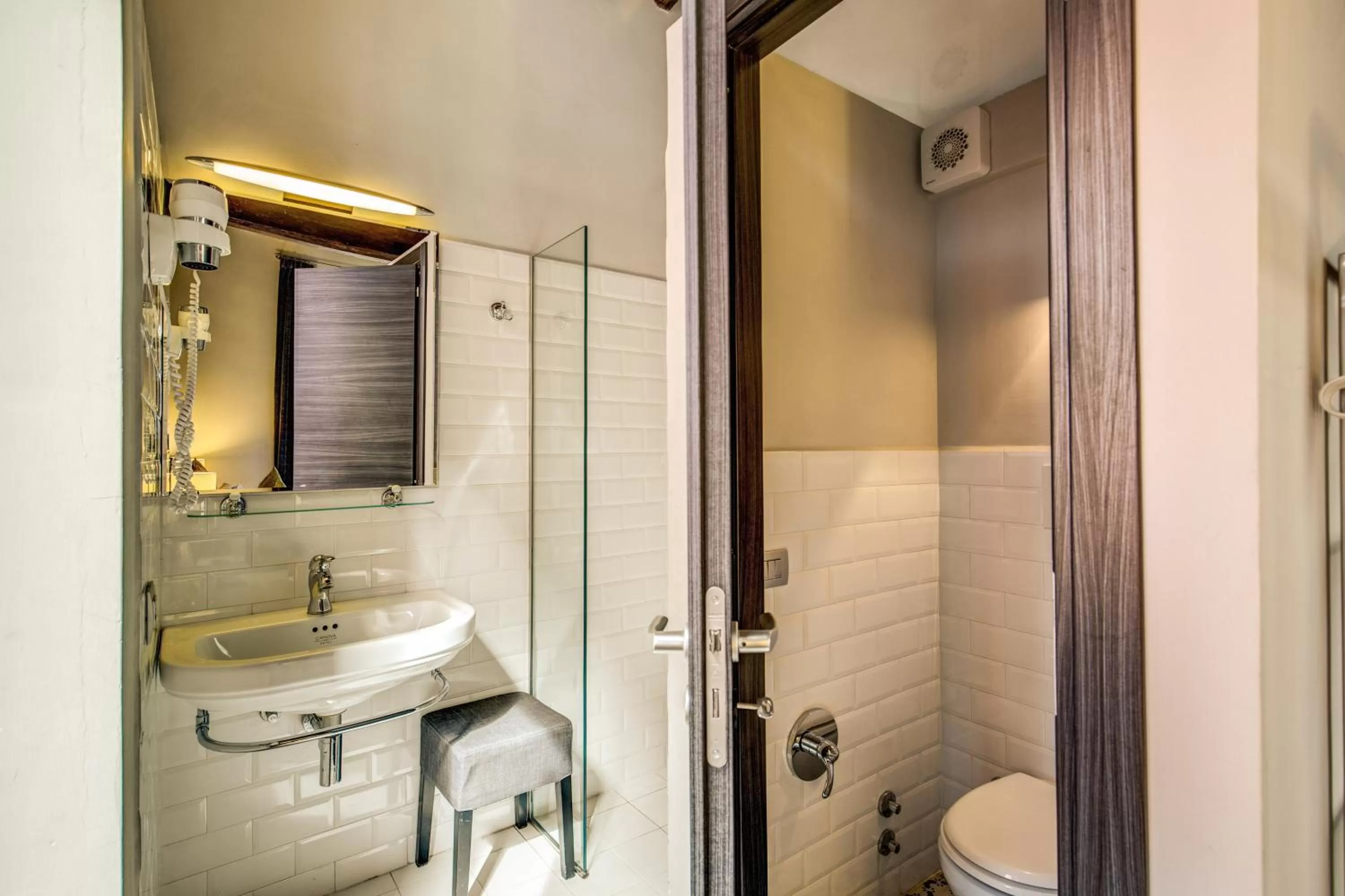 Shower in Trevi Beau Boutique Hotel