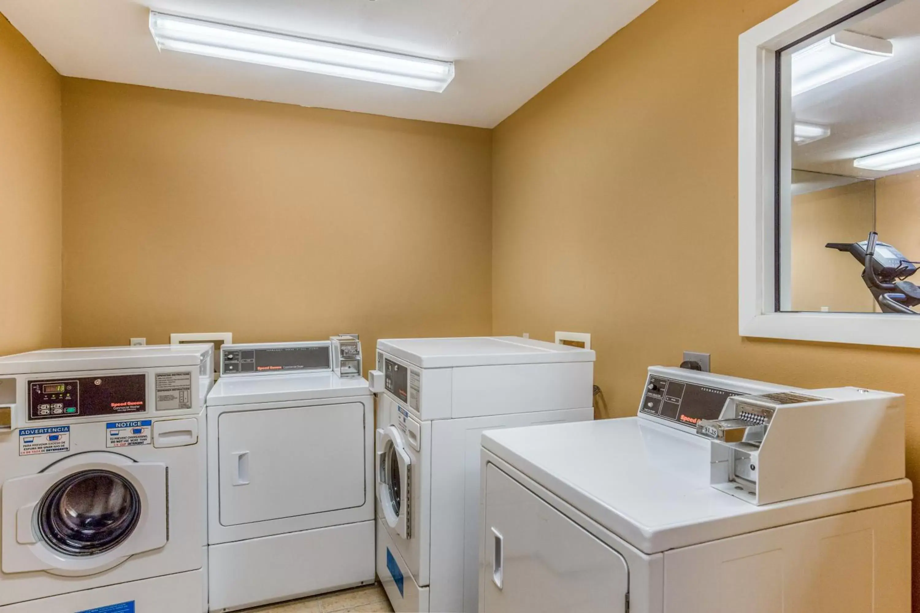 laundry, Kitchen/Kitchenette in MainStay Suites Port Saint Joe