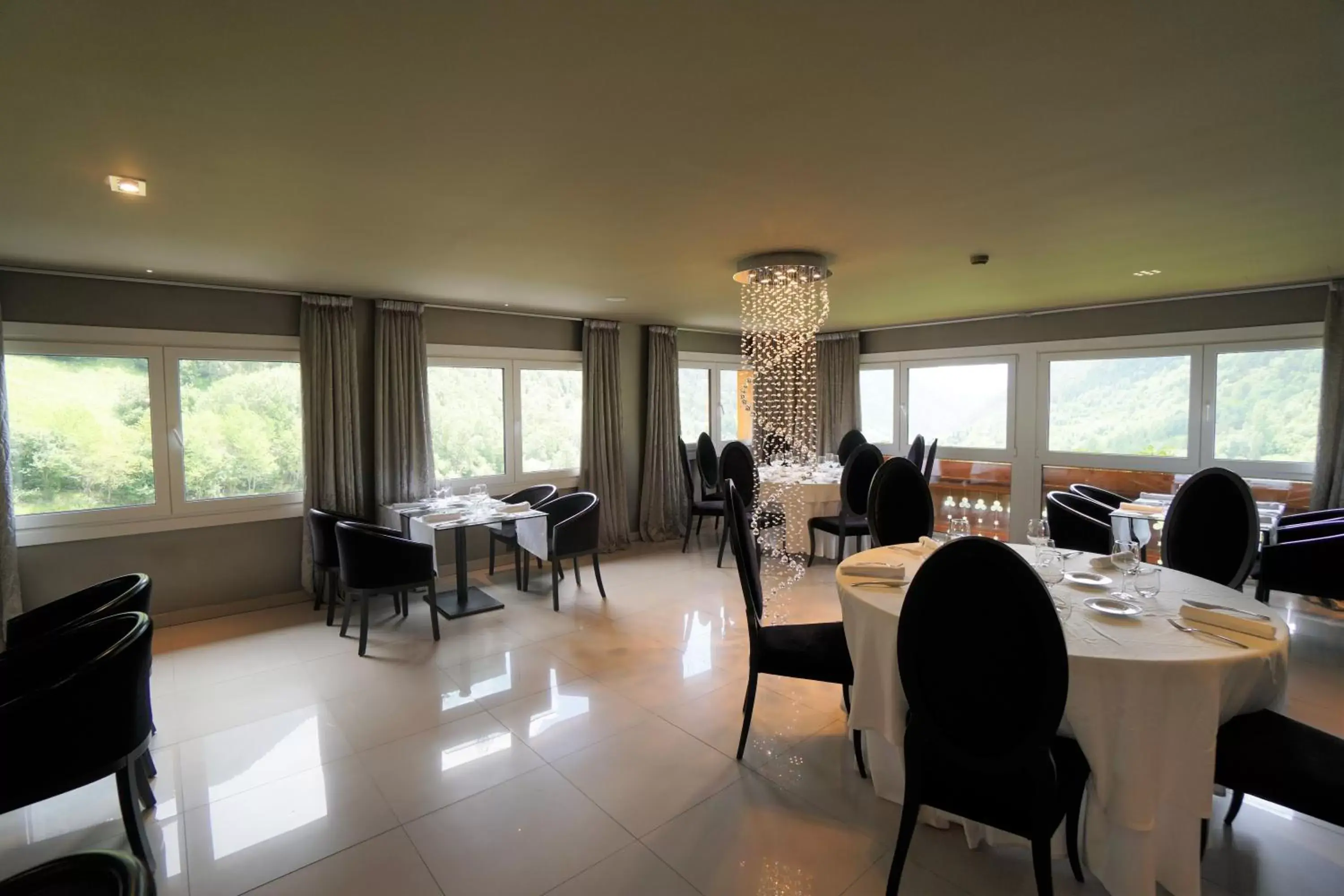 Restaurant/places to eat in Hotel & SPA Bringué Restaurant/places to eat in Hotel & SPA Bringué