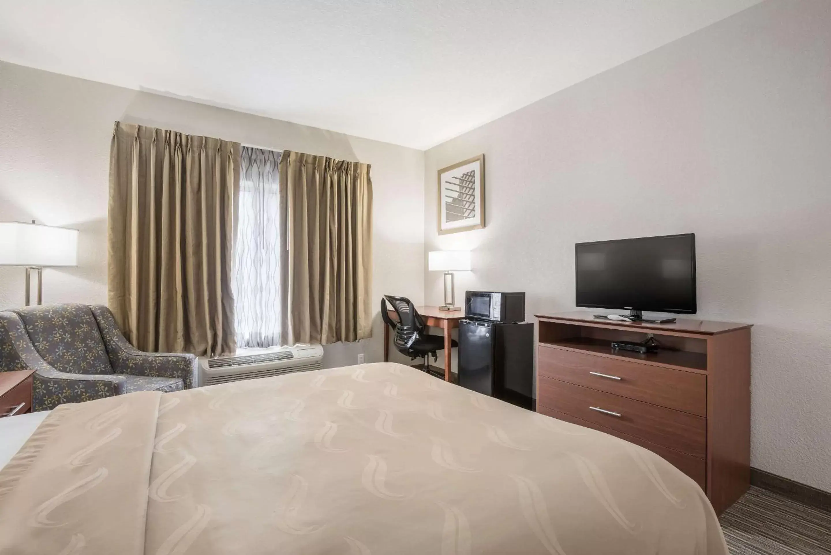 Photo of the whole room, Bed in Quality Inn & Suites Lodi I-90 Photo of the whole room, Bed in Quality Inn & Suites Lodi I-90