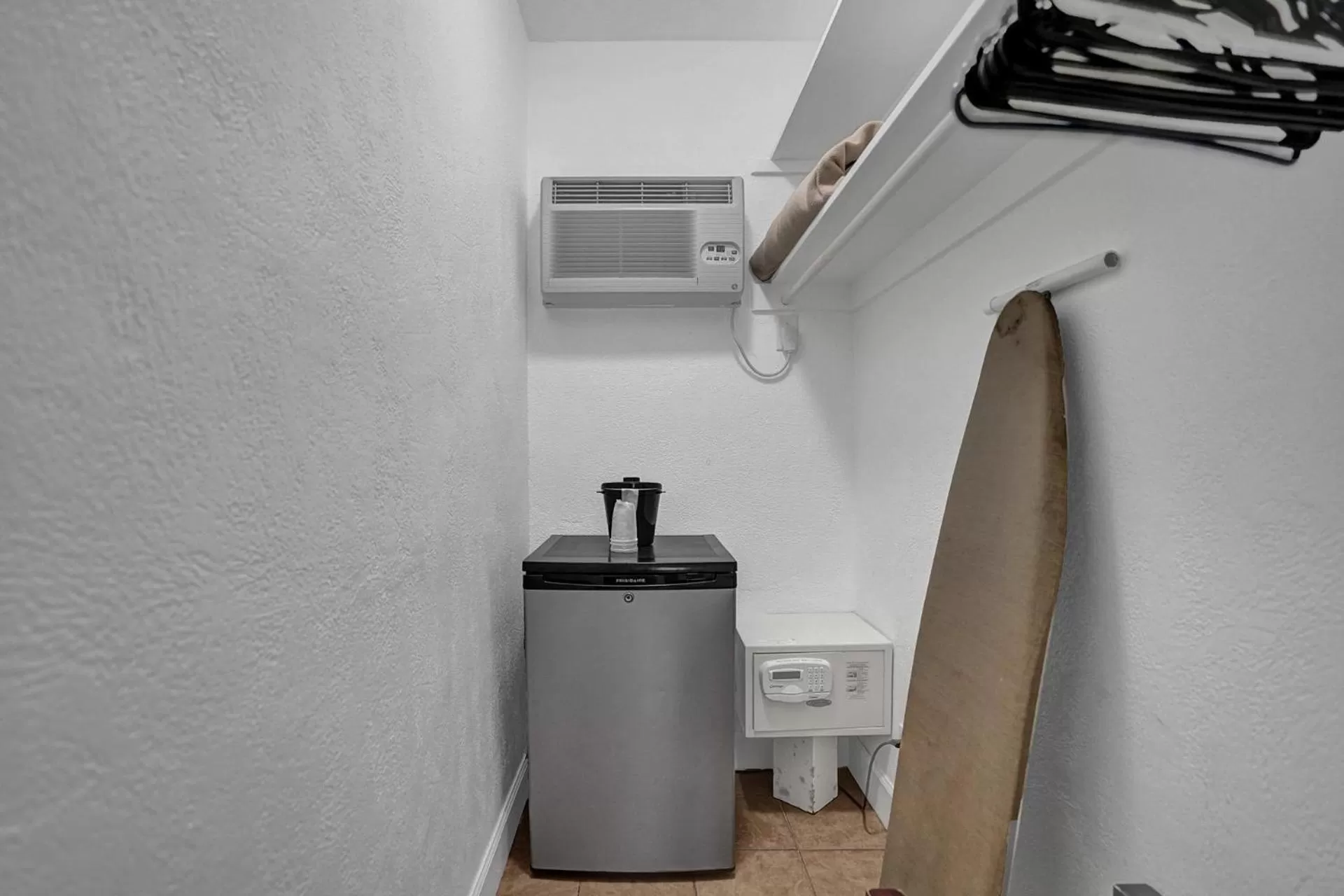 safe, Bathroom in The Worthington Resorts - Clothing Optional - Men Only - Solo hombres