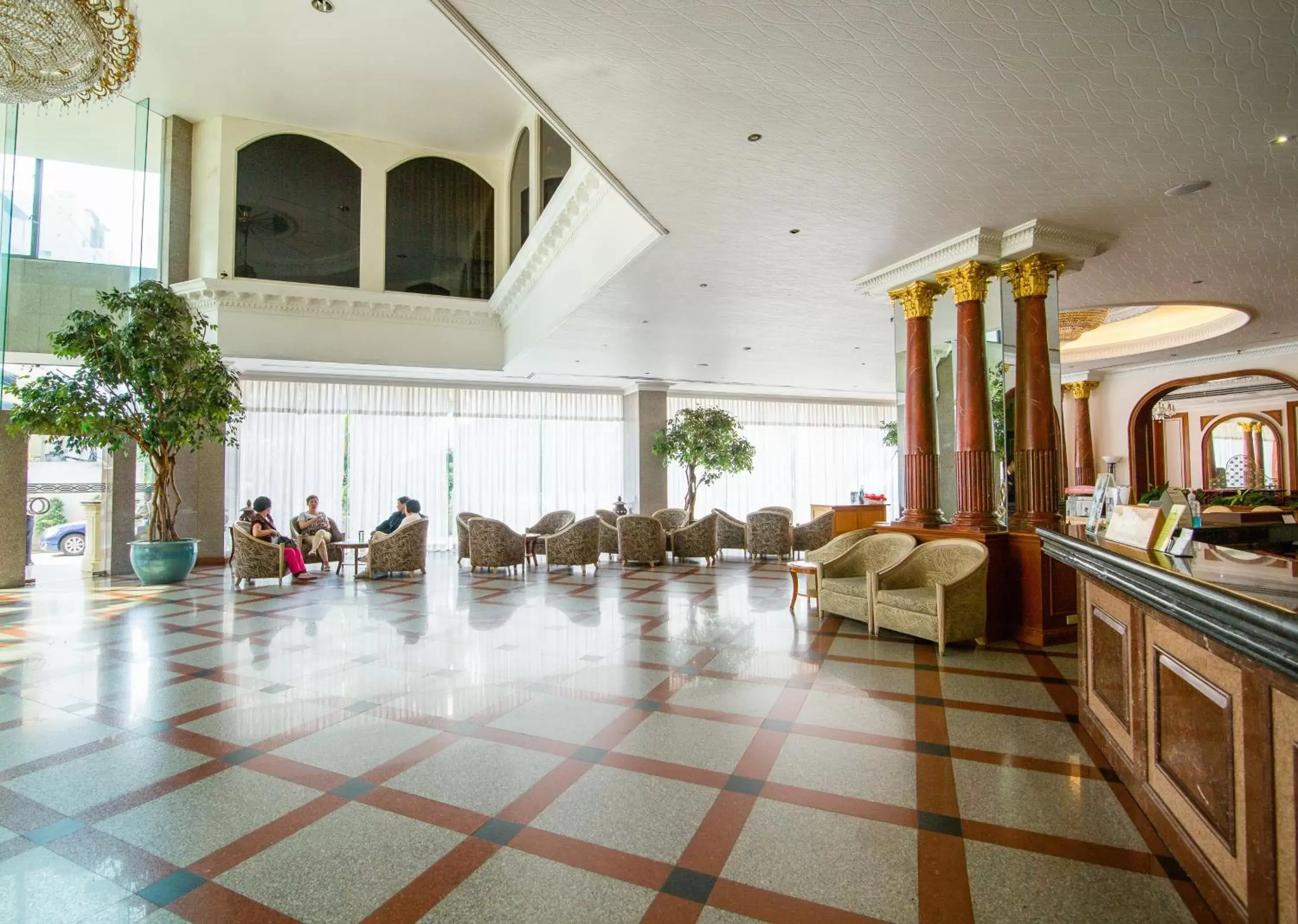 Lobby or reception in Royal Benja Hotel