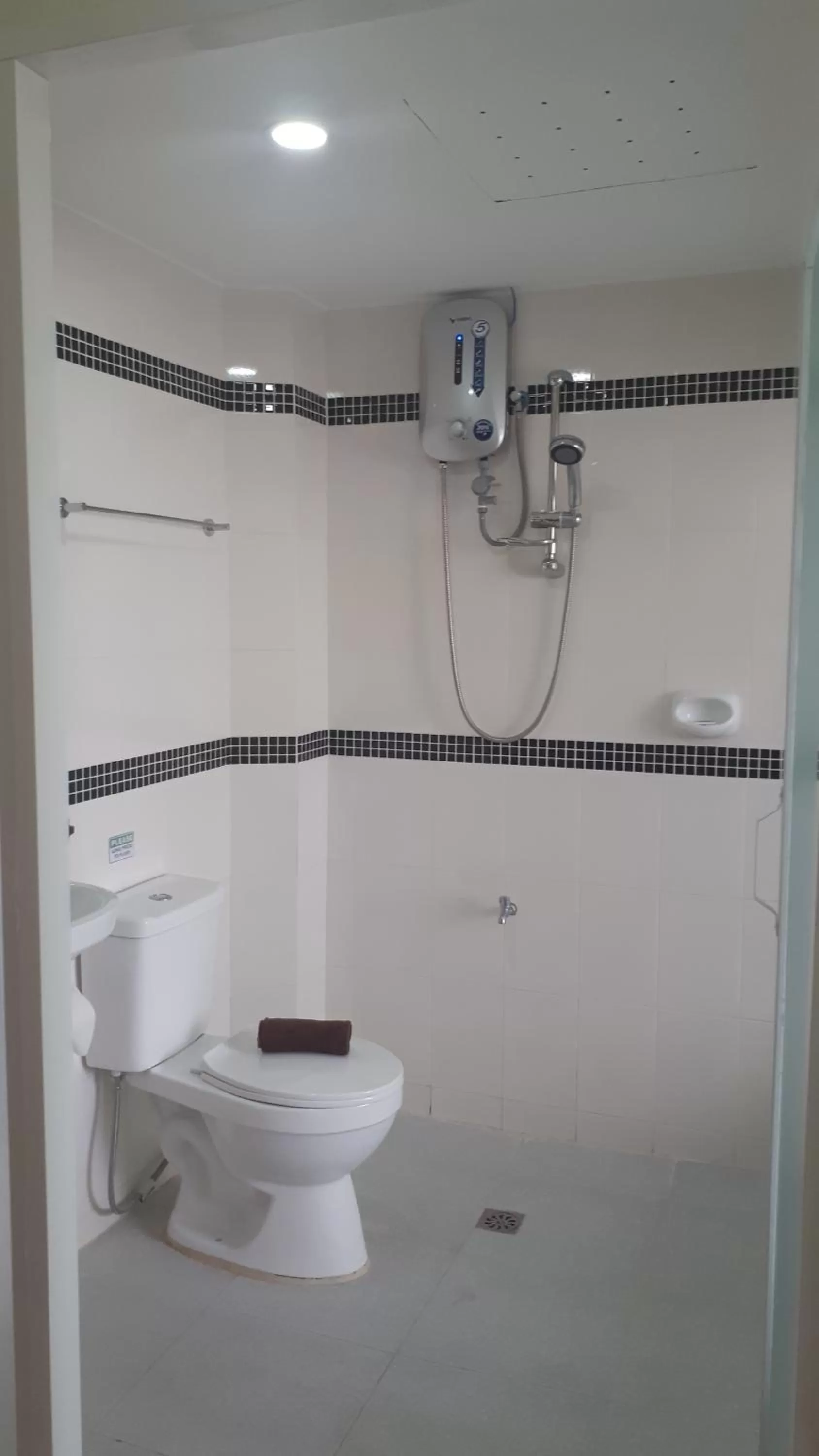 Shower in Adams View Hotel