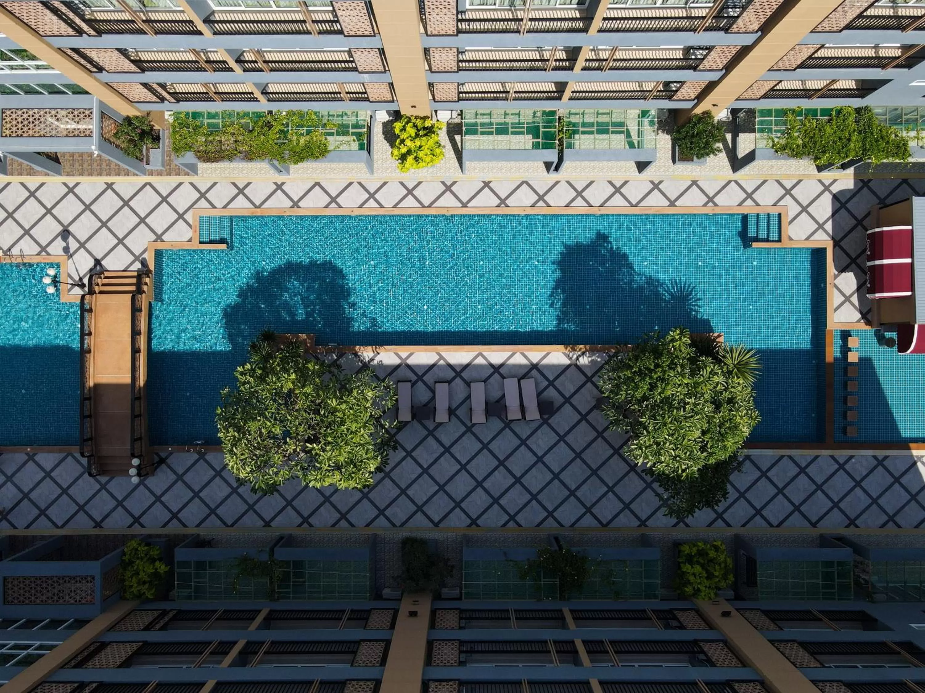 Swimming pool in Golden Sea Hua Hin - SHA Extra Plus