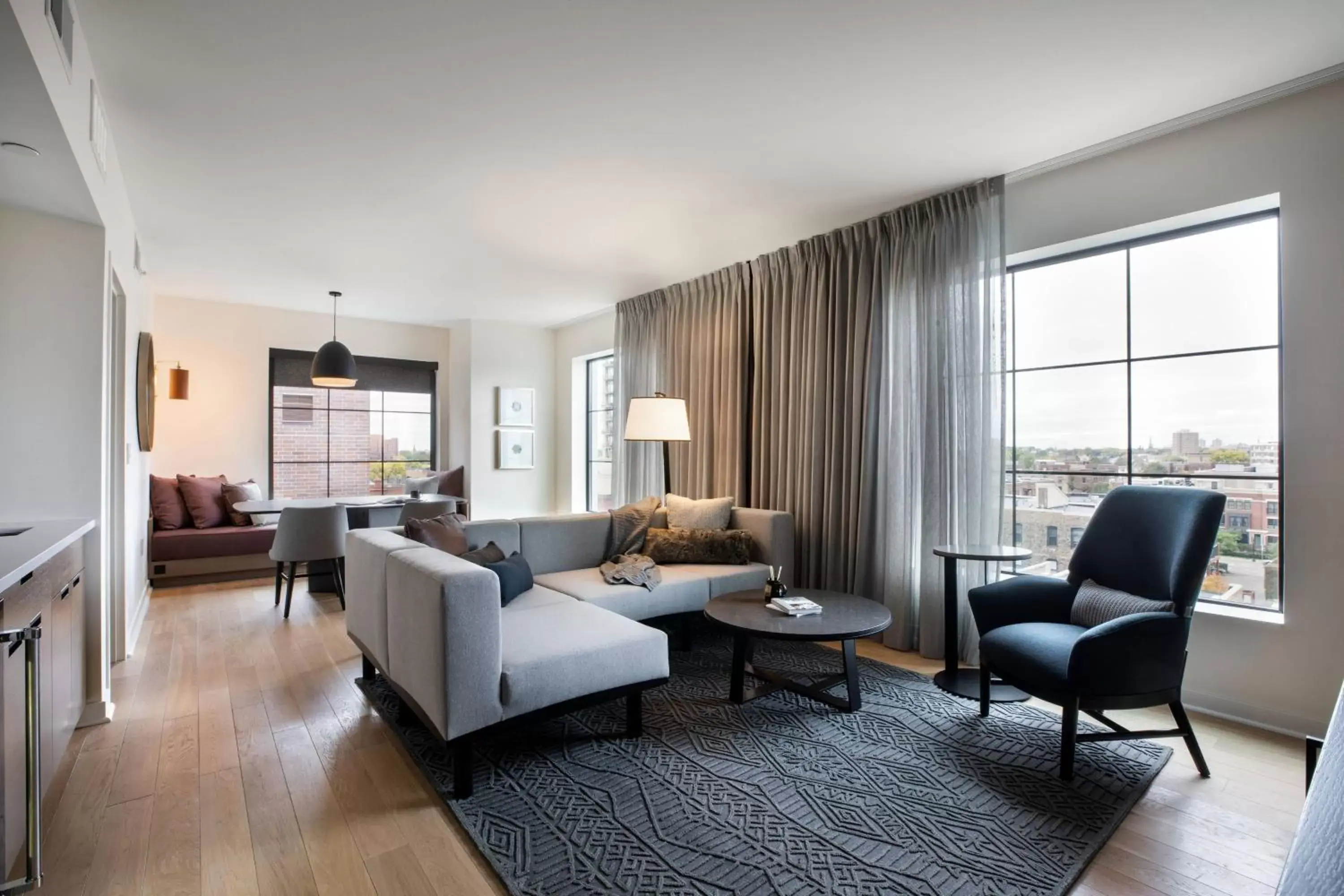 Bedroom, Seating Area in Elliot Park Hotel, Autograph Collection