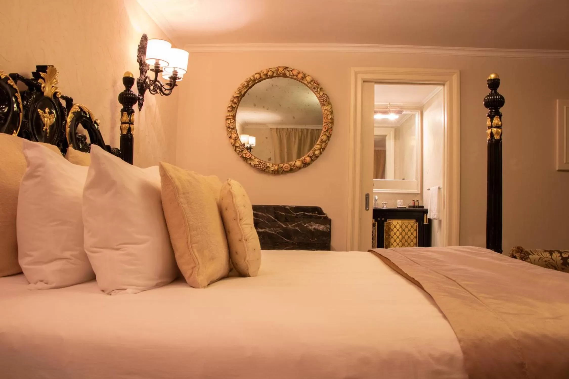 Bed in Villa Palma Boutique Hotel