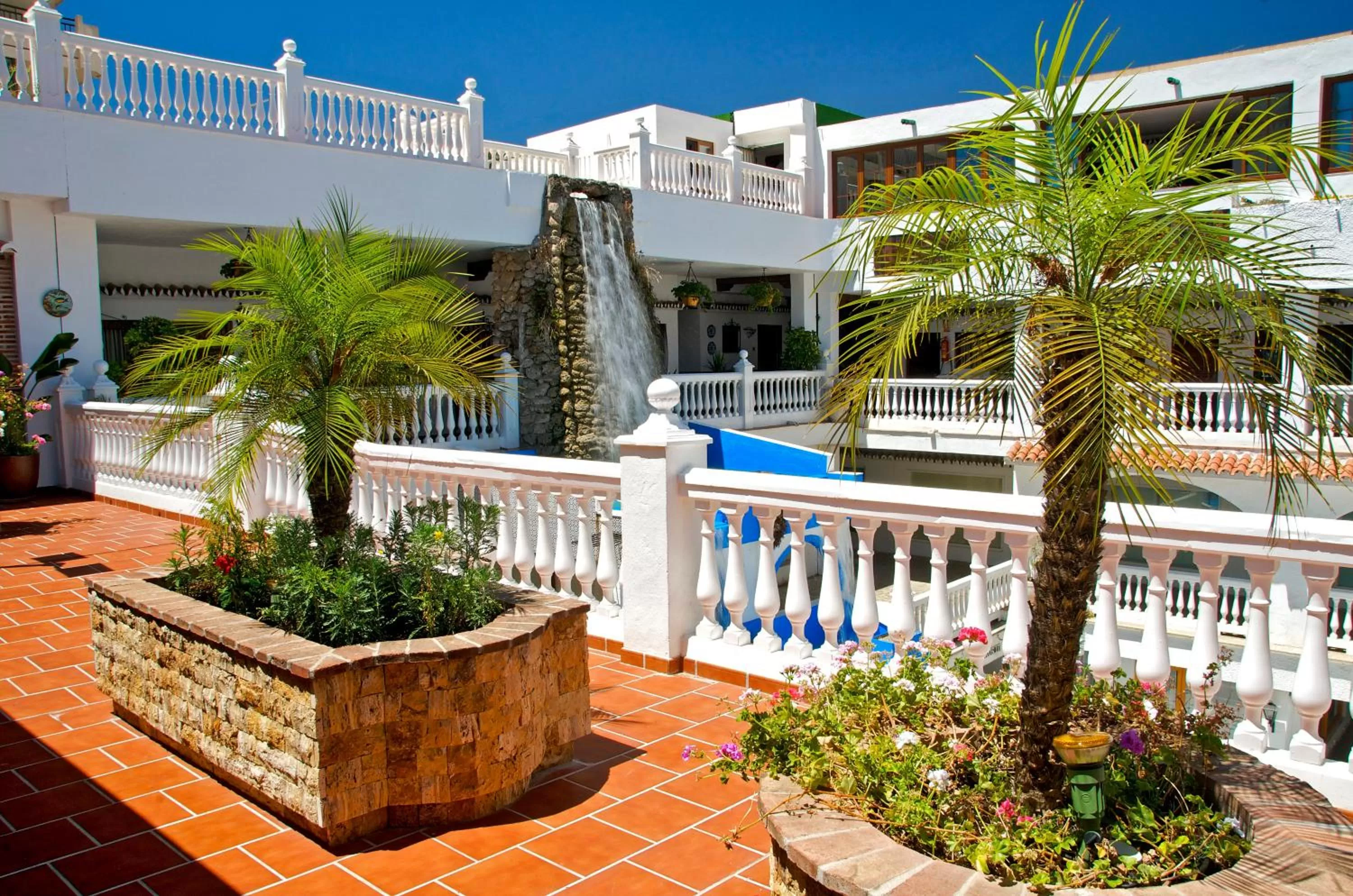 Facade/entrance in Ona Las Rampas