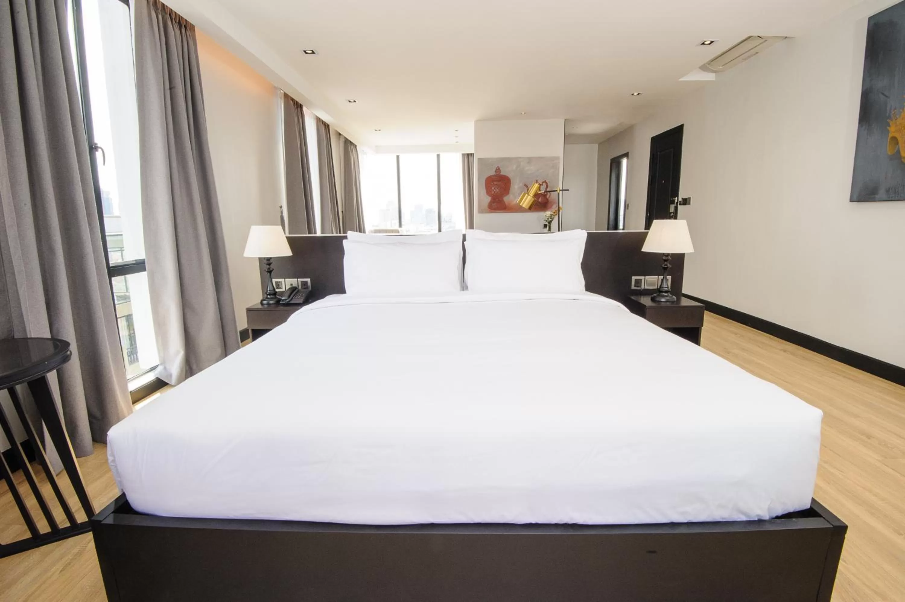 Bedroom, Bed in GLOW PARK HOTEL Grand Royal Palace