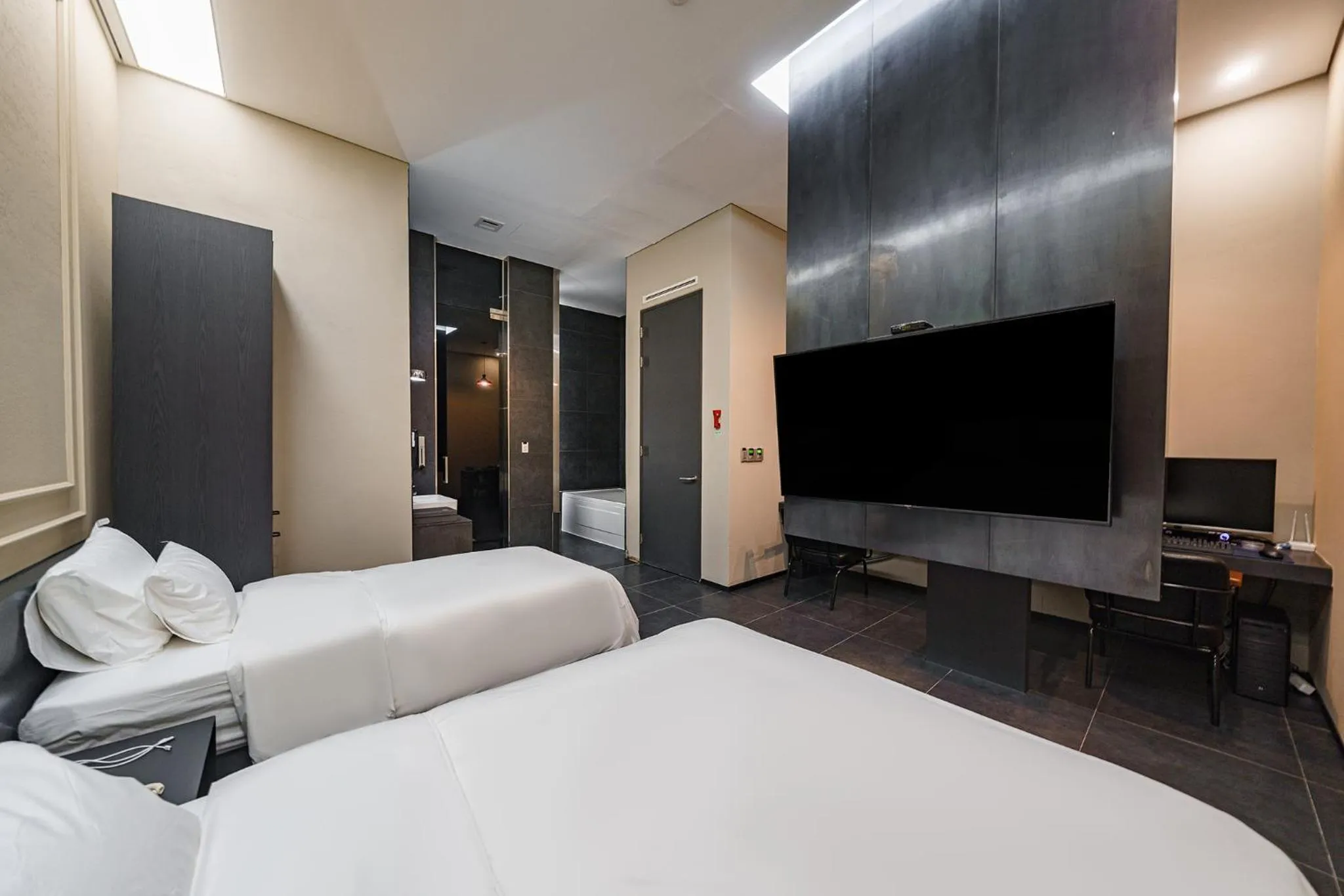 TV/Entertainment Center in Hotel Irene