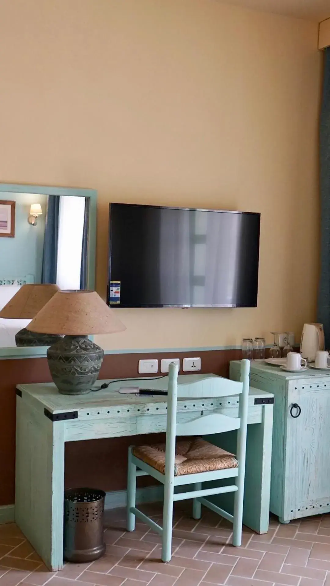 TV and multimedia, TV/Entertainment Center in Radisson Blu Resort El Quseir