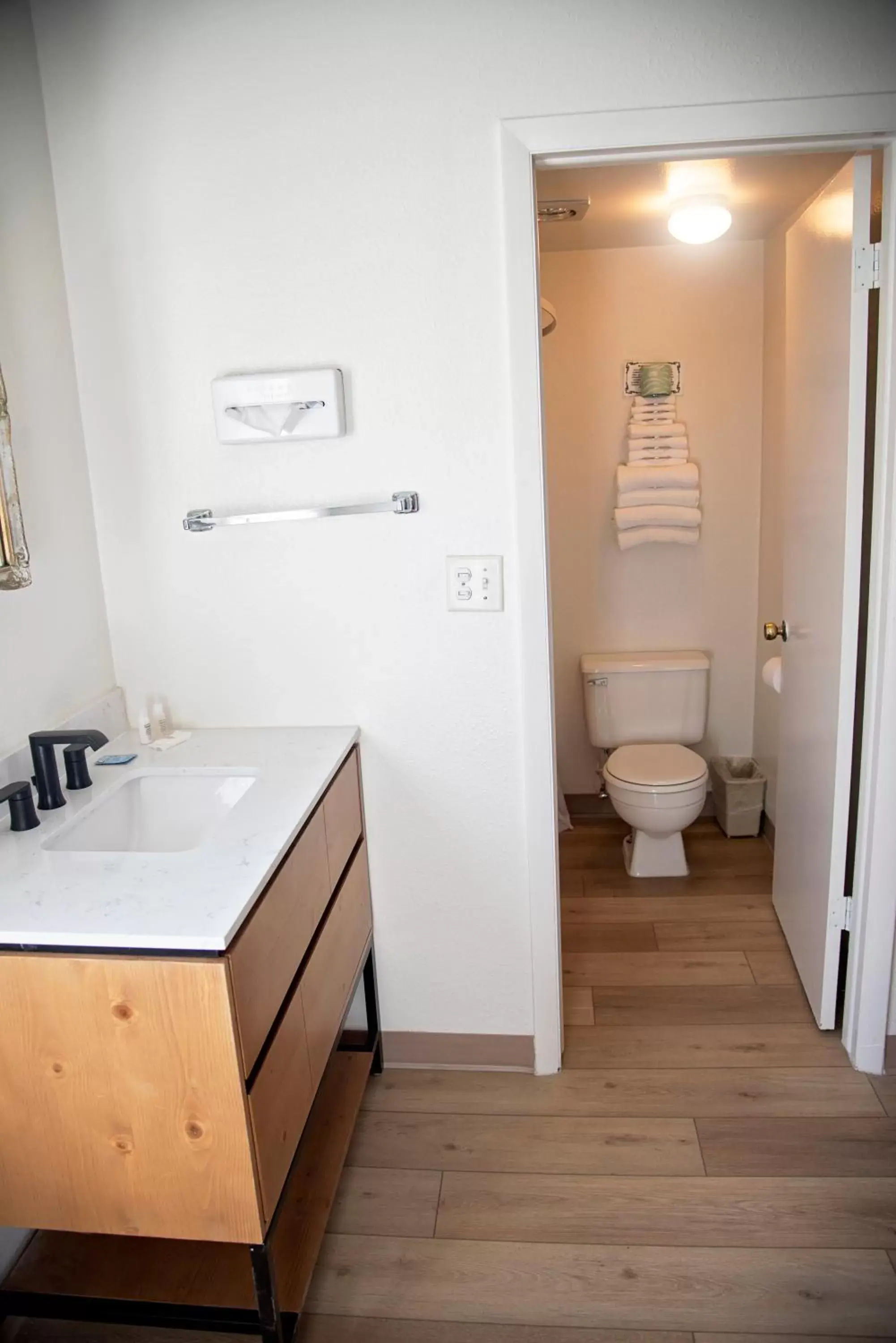 Toilet, Bathroom in The Virginian Inn Moab Downtown