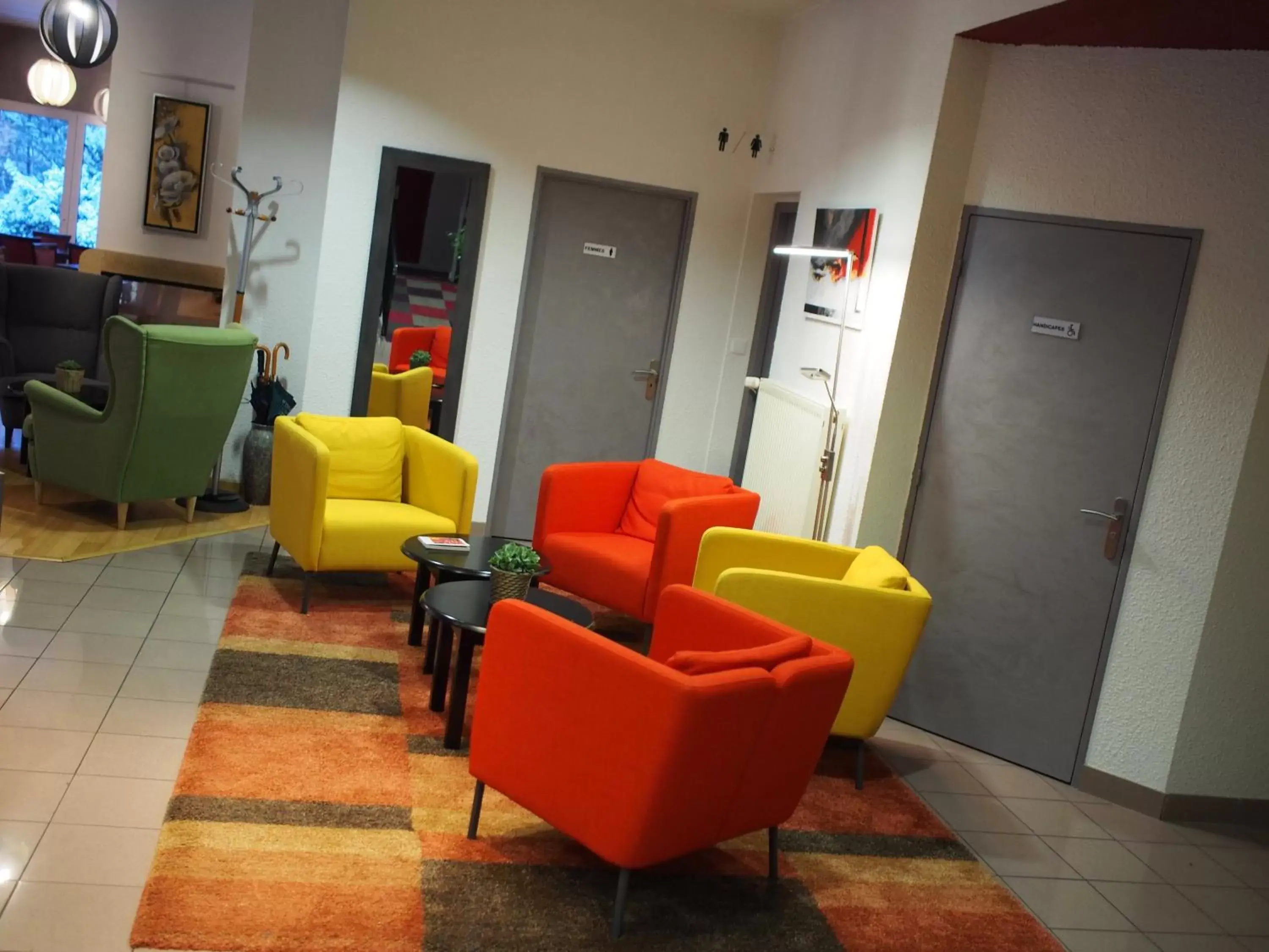 Living room, Seating Area in The Originals City, Hôtel Aster, Saint-Avold Nord (Inter-Hotel)