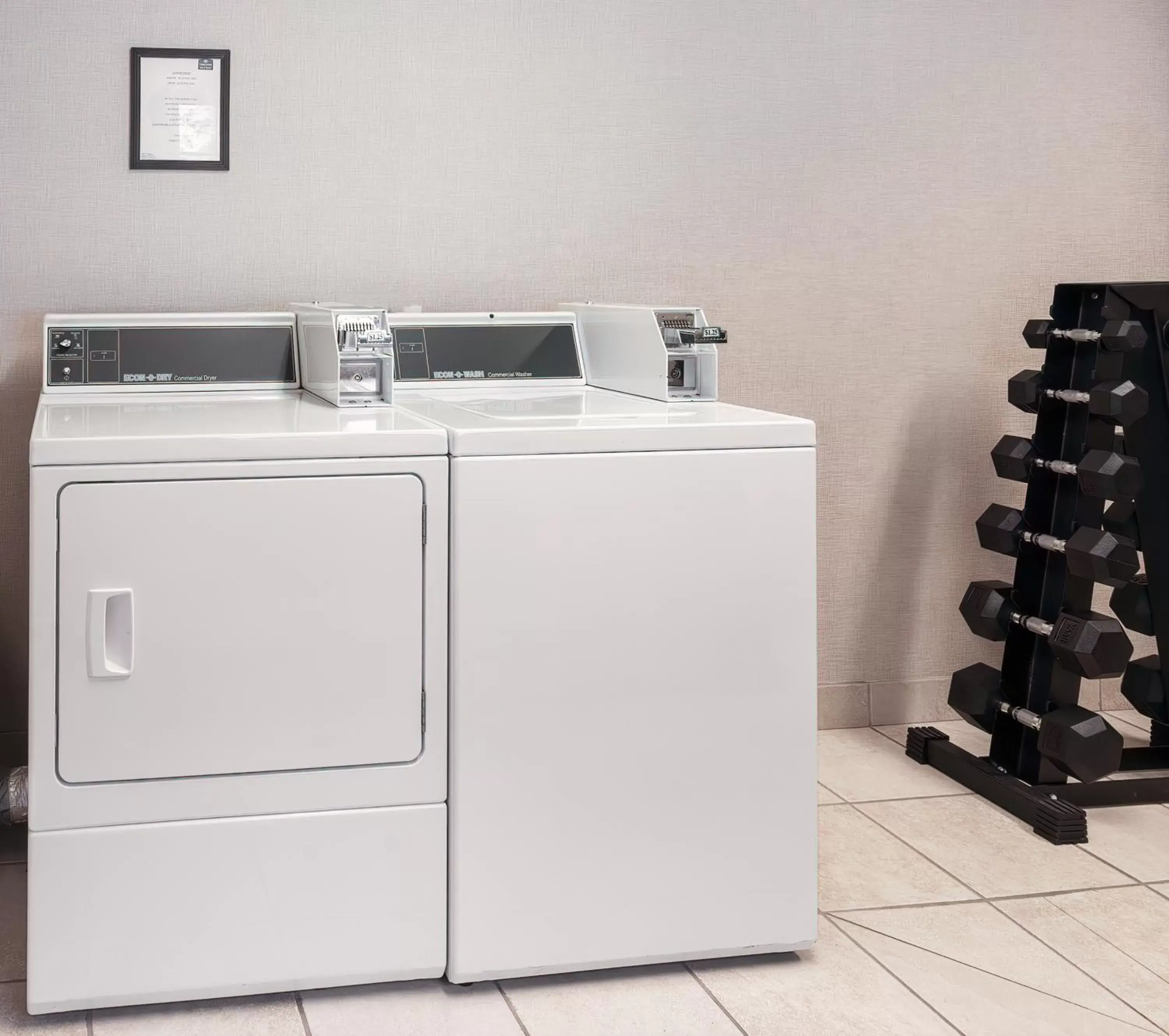 Spa and wellness centre/facilities, Kitchen/Kitchenette in Cobblestone Inn & Suites - Durand