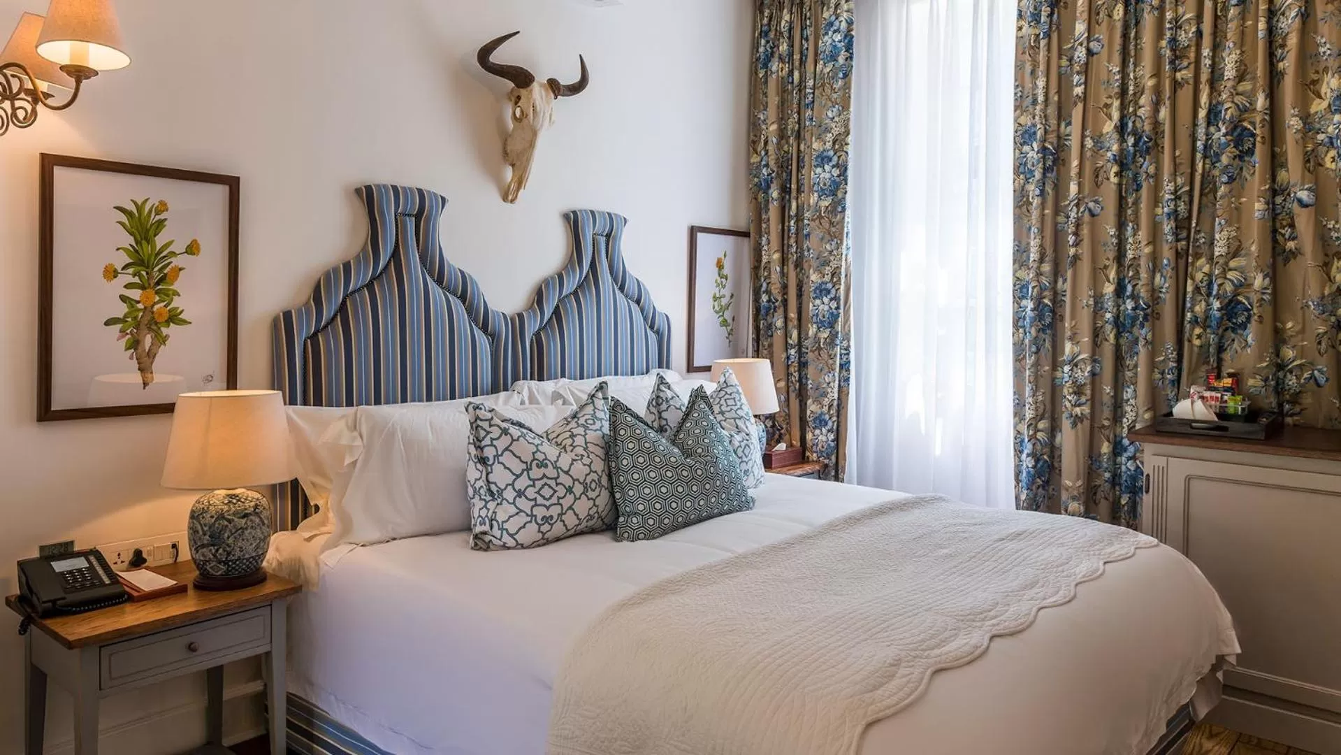 Bed in Drostdy Hotel