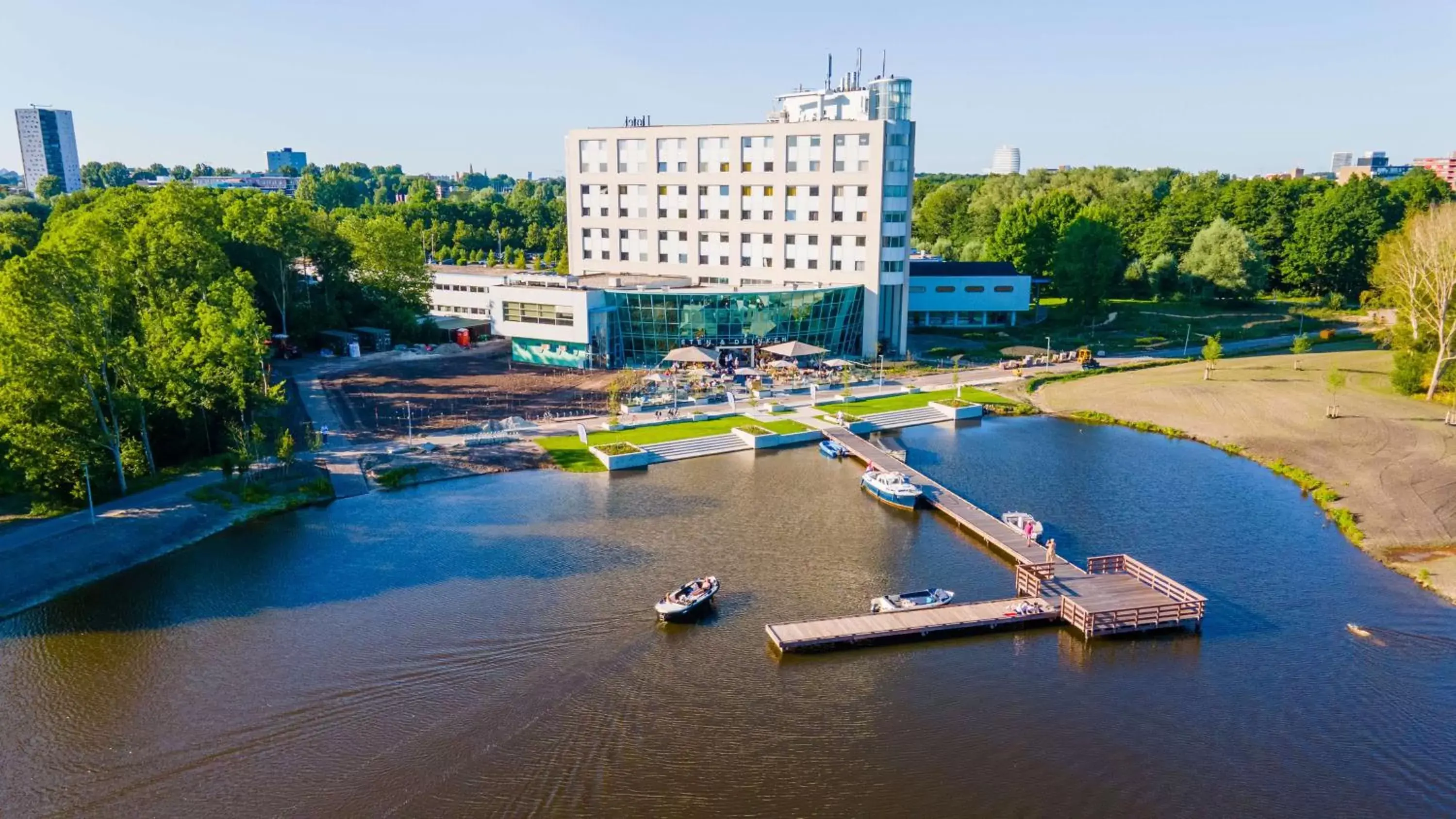 Property building, Bird's-eye View in Flonk Hotel Groningen Zuid, BW Signature Collection voorheen Best Western Plus Hotel Groningen Plaza